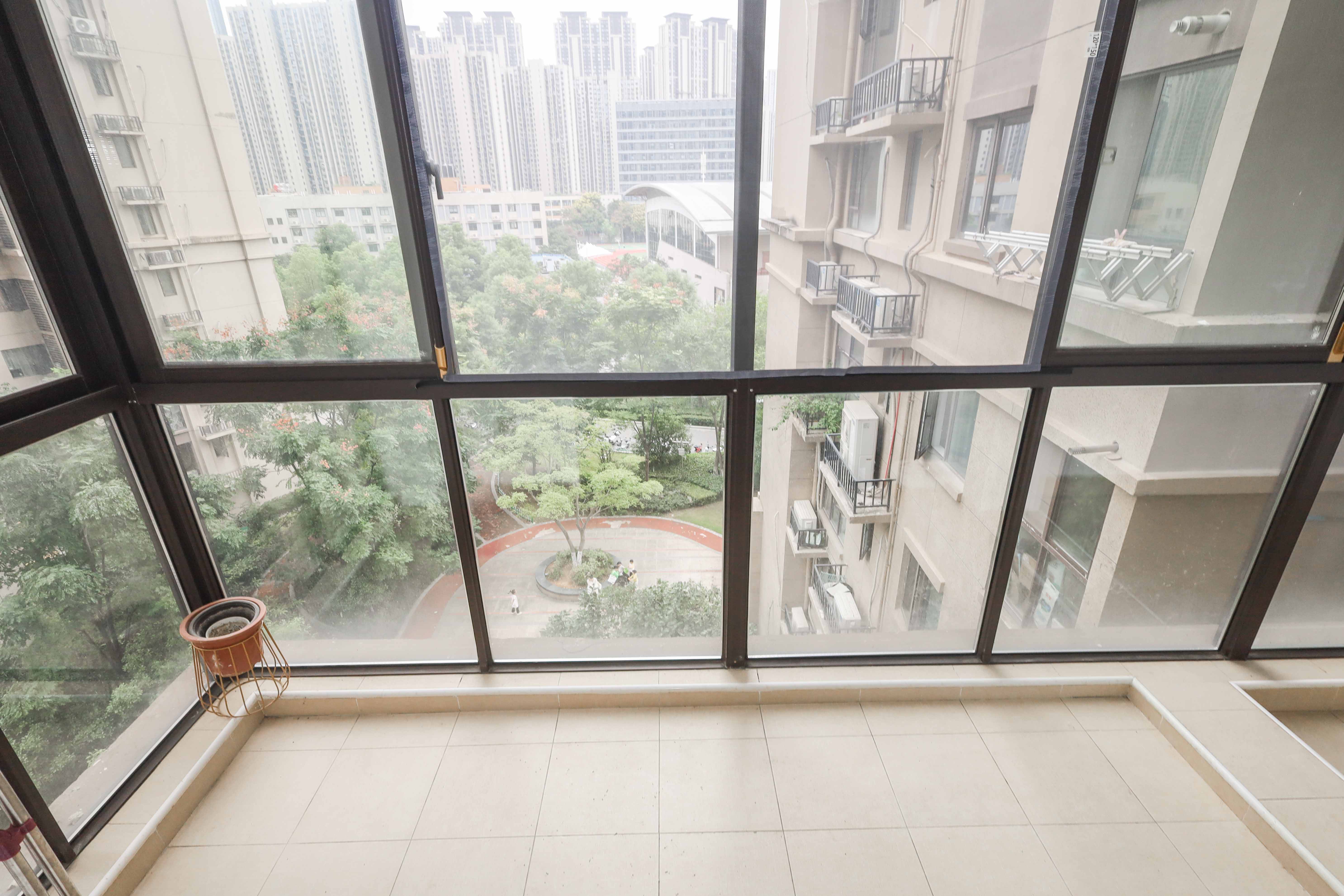 梅溪湖合能璞丽  3室2厅2卫    115.0万阳台