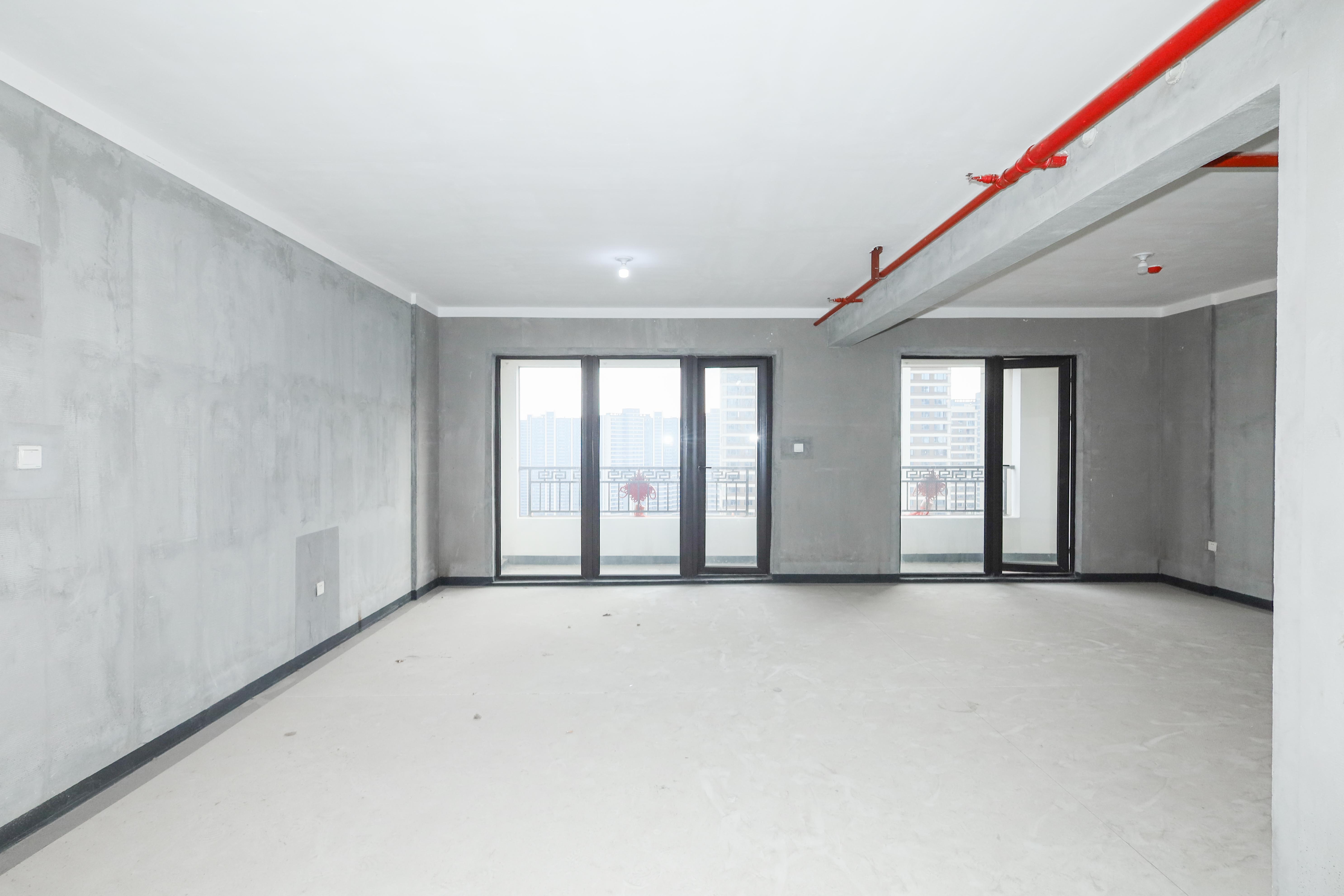 建发央著  4室2厅2卫   215.00万客厅