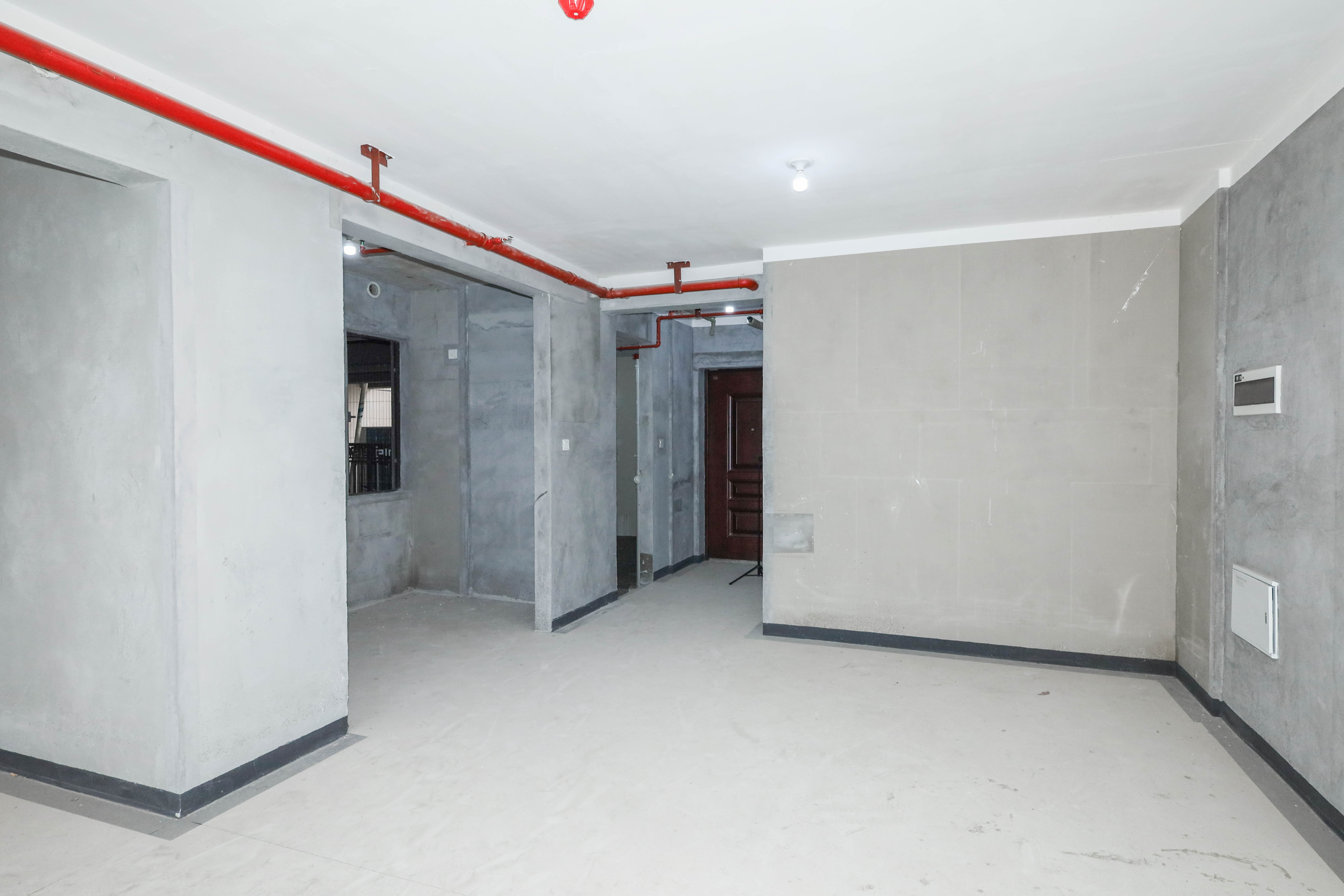 建发央著  4室2厅2卫   215.00万卧室