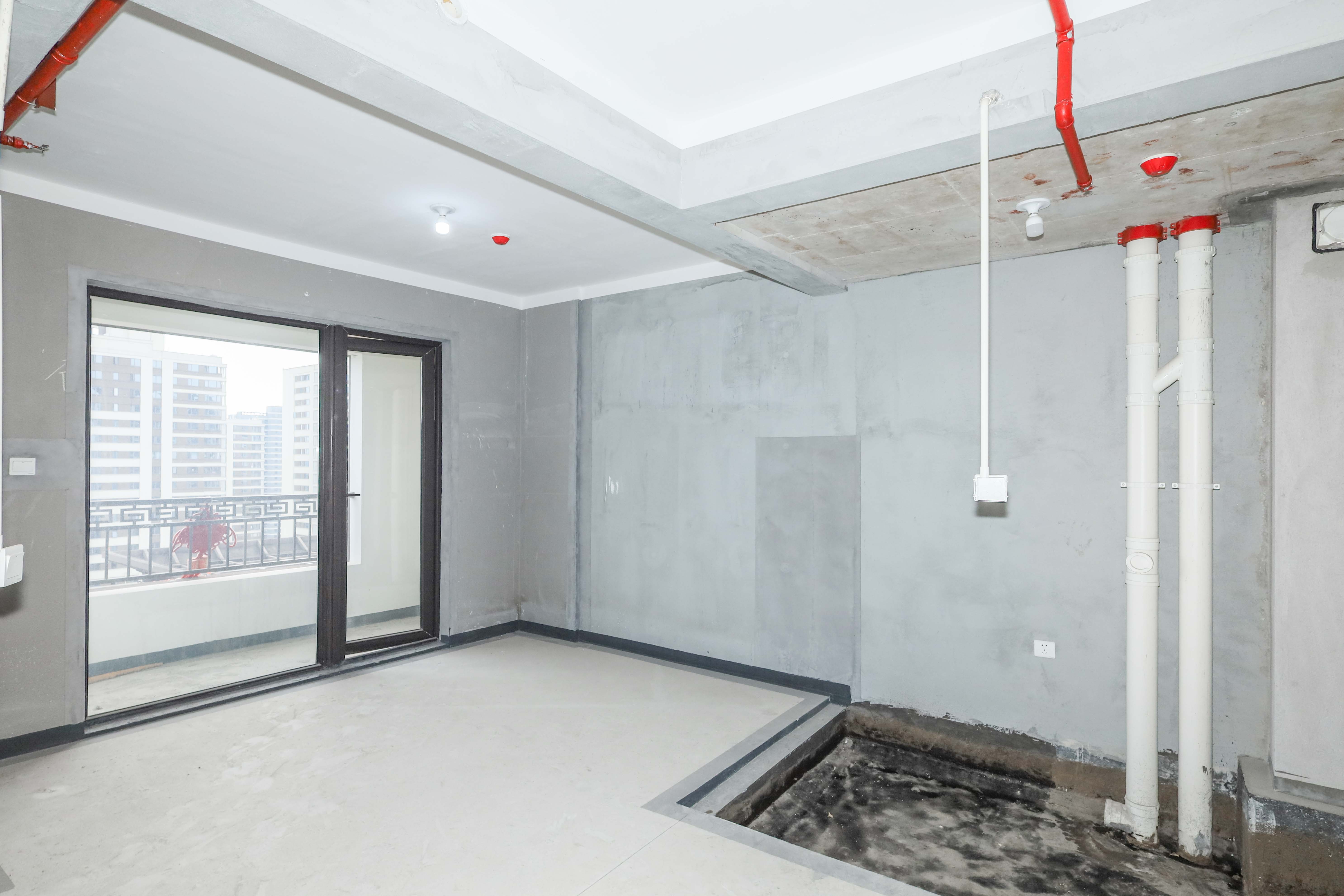 建发央著  4室2厅2卫   215.00万卧室