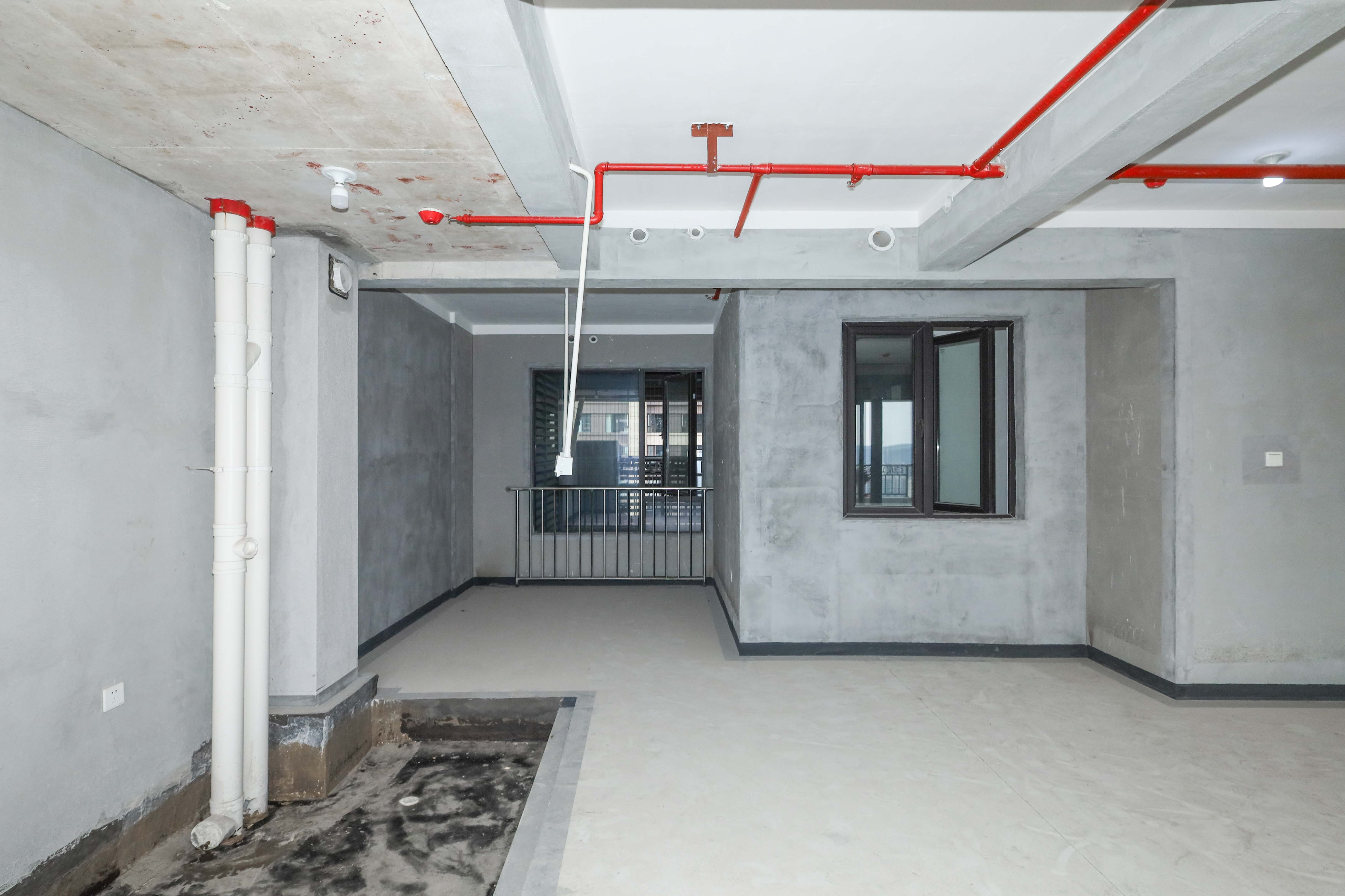 建发央著  4室2厅2卫   215.00万卧室
