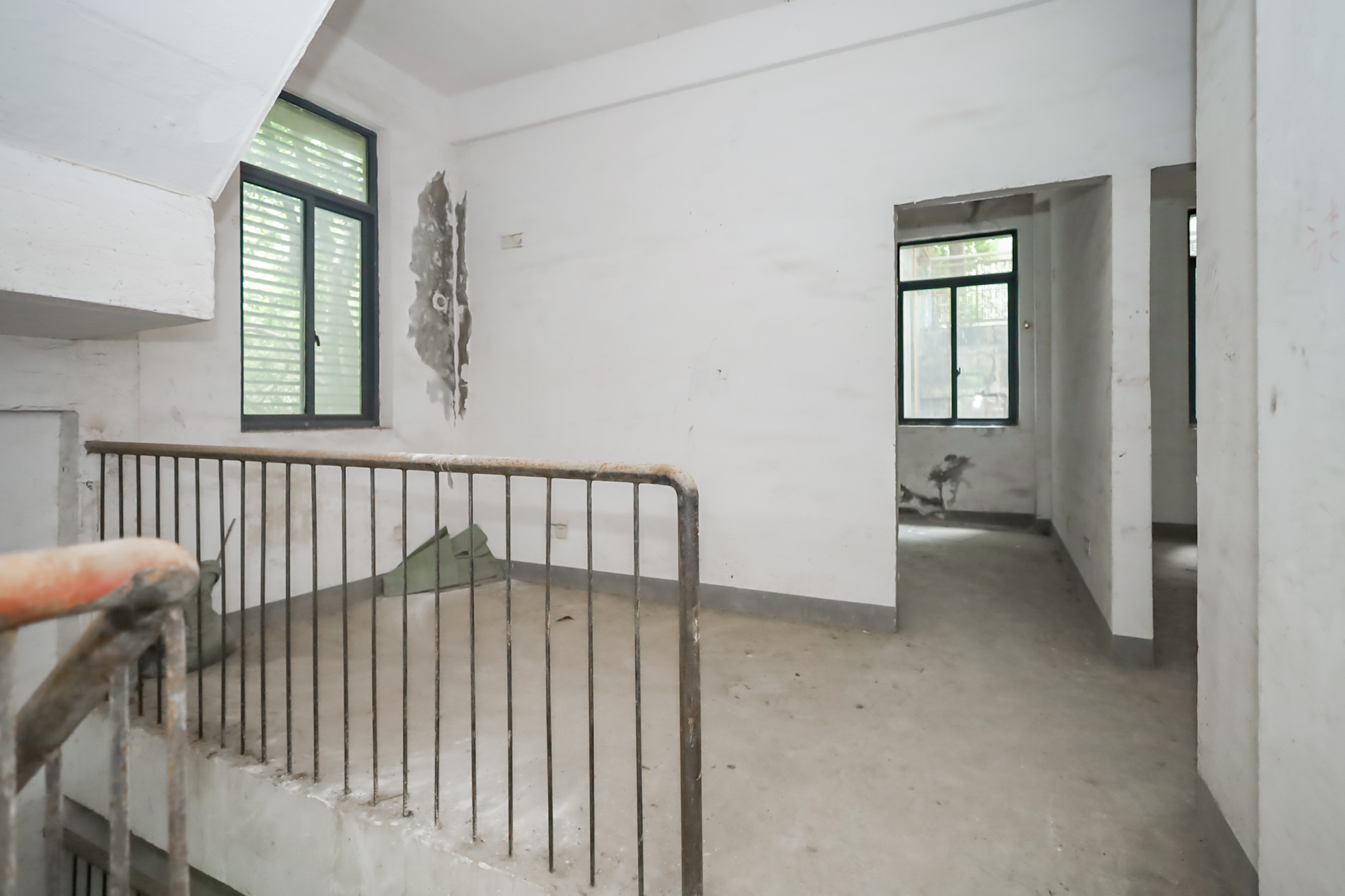 西山汇景一、二期  4室2厅5卫    480.0万 西山汇景一、二期  4室2厅5卫    480.0万其他