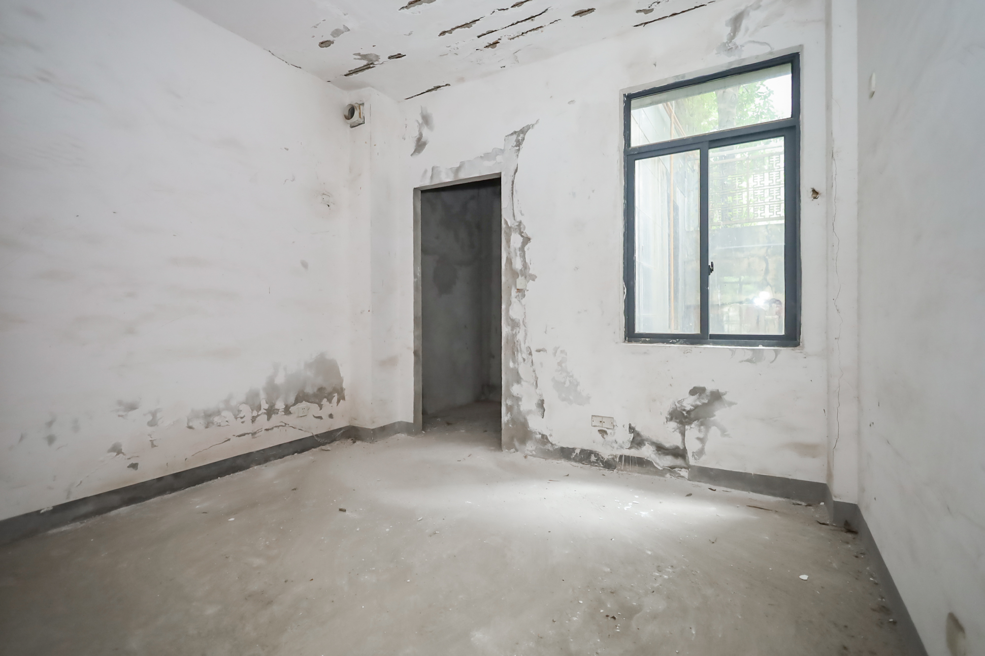 西山汇景一、二期  4室2厅5卫    480.0万 西山汇景一、二期  4室2厅5卫    480.0万卧室