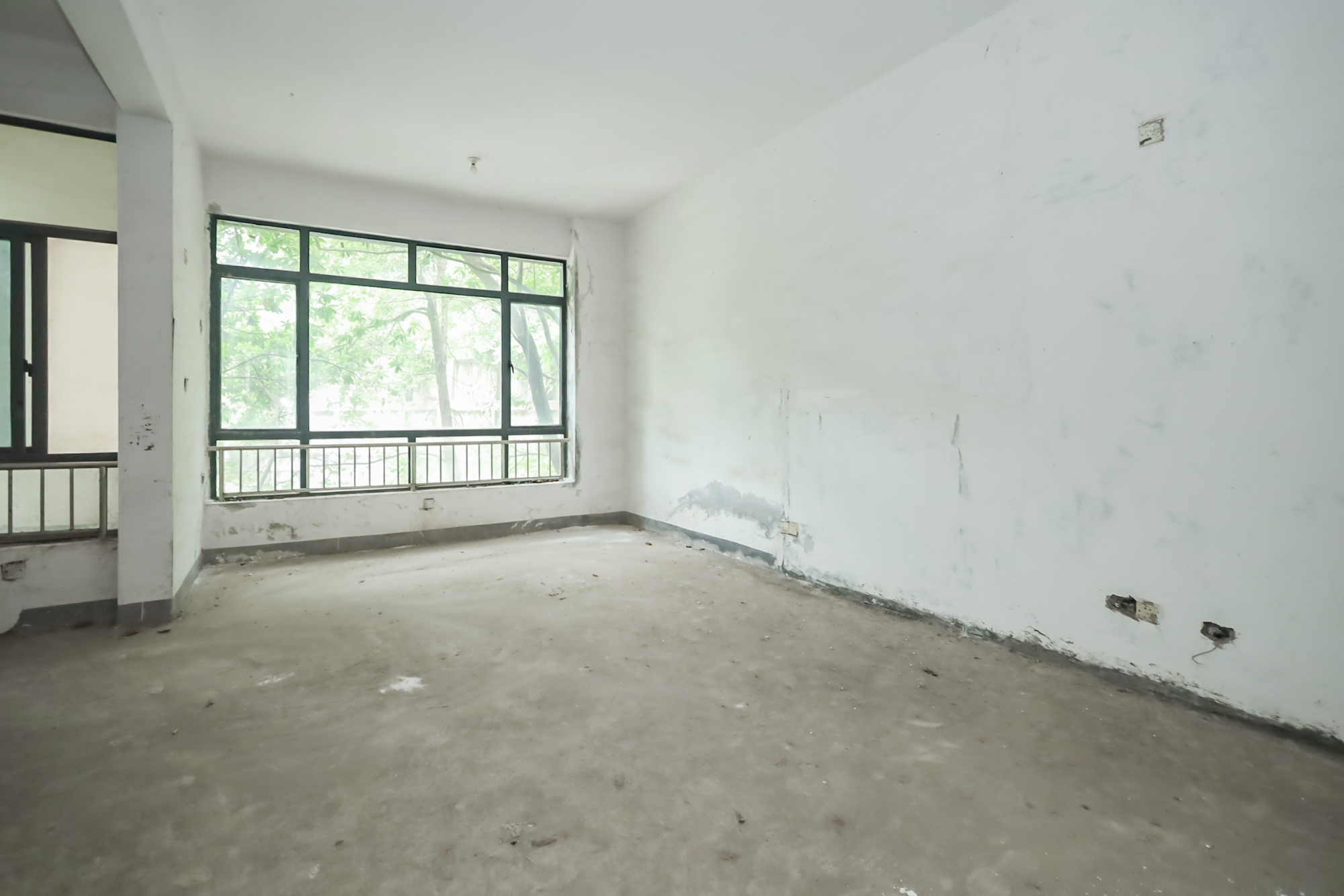 西山汇景一、二期  4室2厅5卫    480.0万 西山汇景一、二期  4室2厅5卫    480.0万卧室