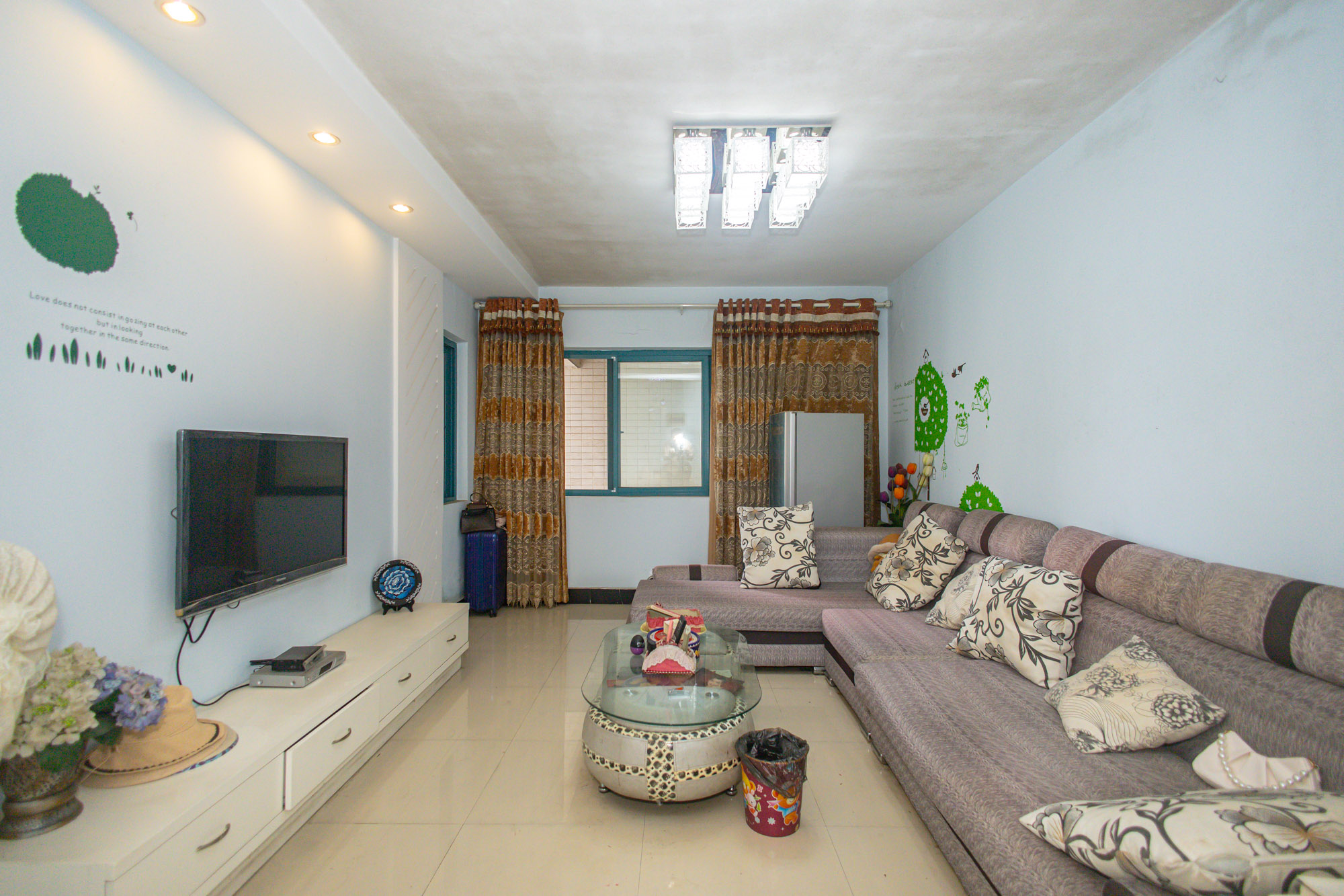 蝴蝶谷 1室1厅1卫 30.8万 蝴蝶谷 1室1厅1卫 30.8万客厅