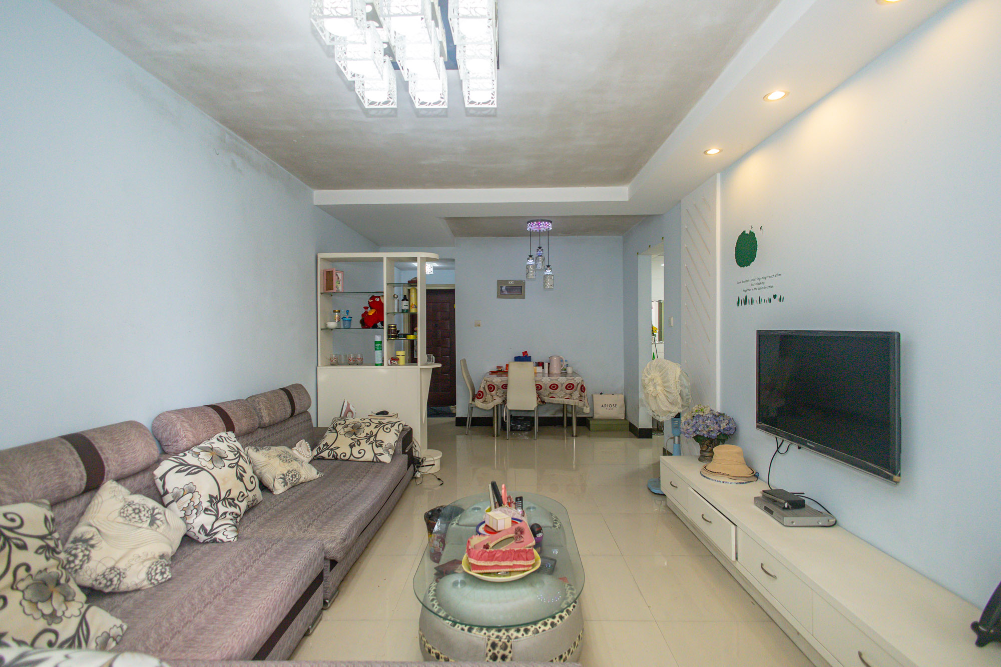 蝴蝶谷 1室1厅1卫 30.8万 蝴蝶谷 1室1厅1卫 30.8万客厅