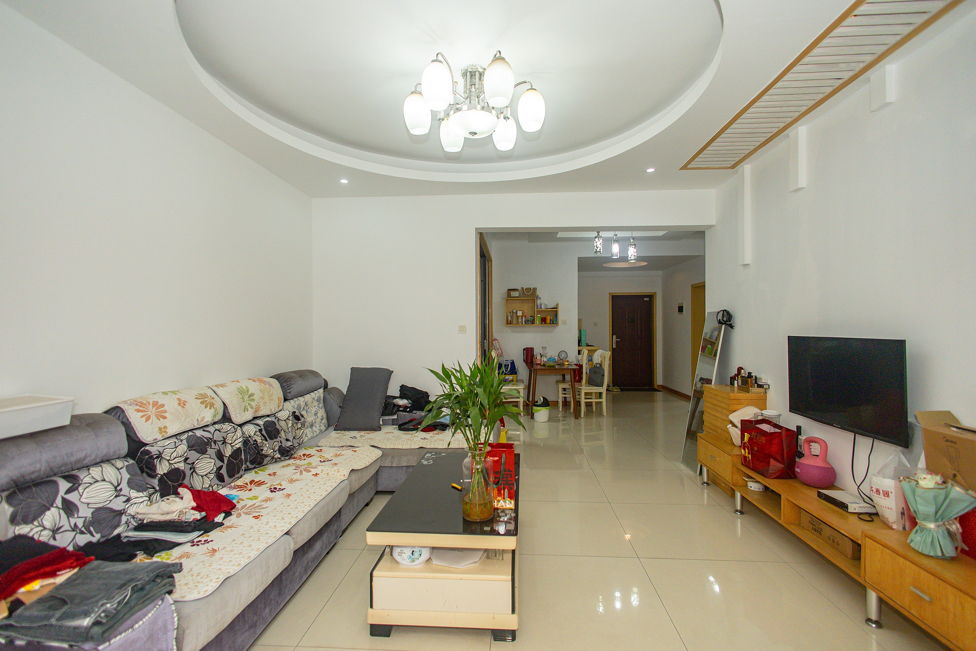 爱琴海岸 2室2厅1卫 48.0万 爱琴海岸 2室2厅1卫 48.0万客厅