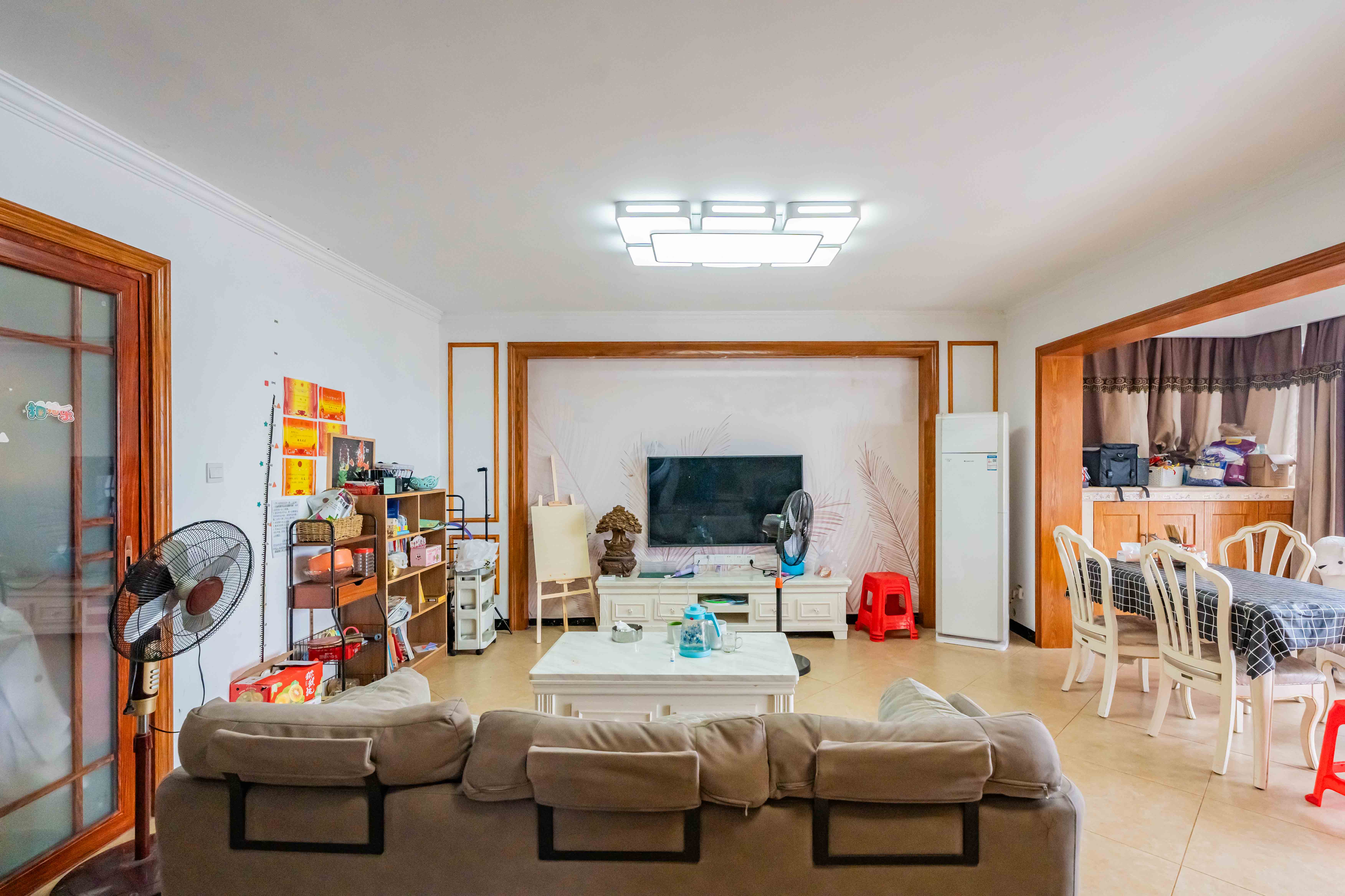 双子座(爱尚大厦)  3室2厅2卫    78.0万 双子座(爱尚大厦)  3室2厅2卫    78.0万客厅