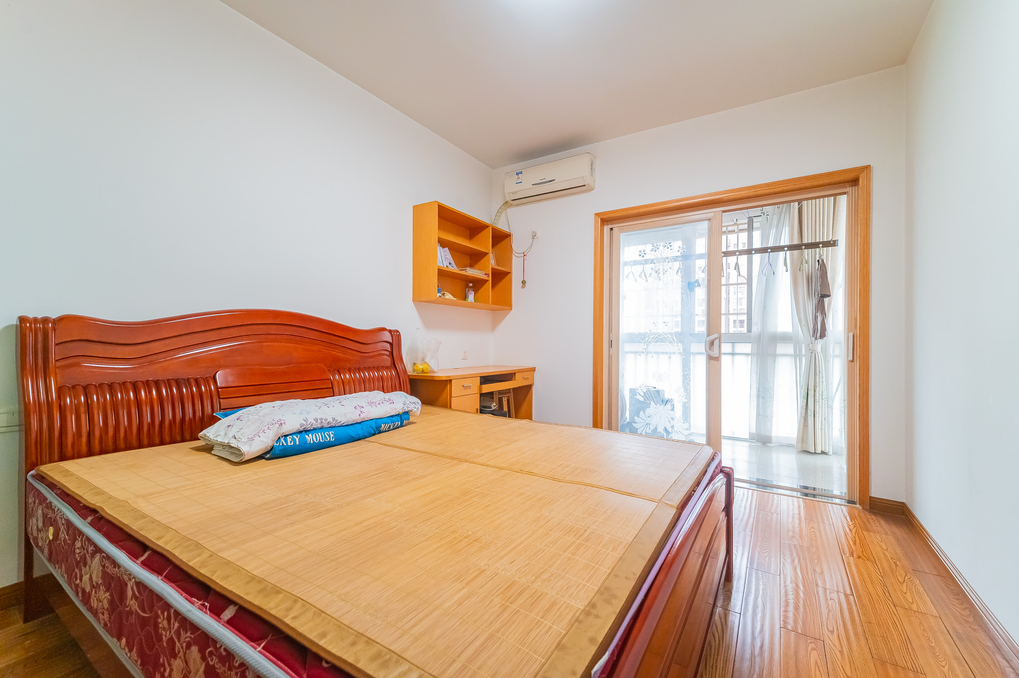 警苑星城 4室2厅2卫 86.6万 警苑星城 4室2厅2卫 86.6万卧室