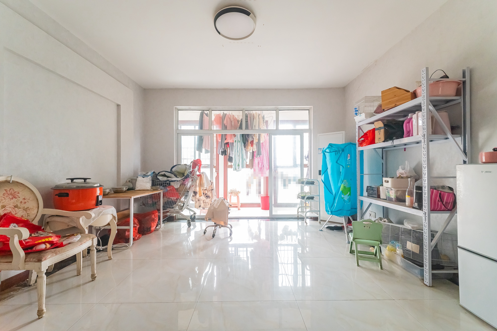 爱琴海岸  5室2厅2卫    82.0万 爱琴海岸  5室2厅2卫    82.0万客厅