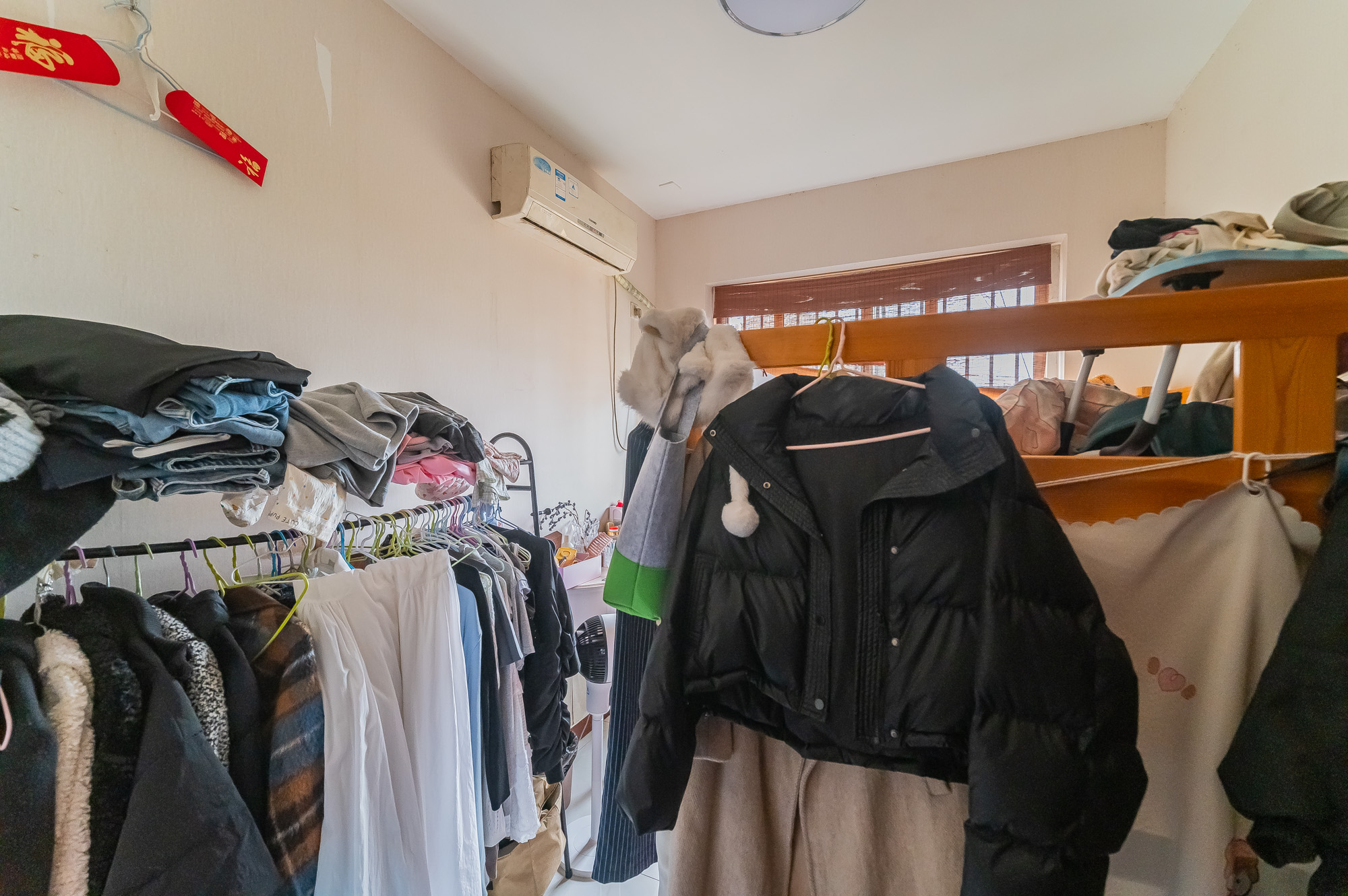 爱琴海岸  5室2厅2卫    82.0万 爱琴海岸  5室2厅2卫    82.0万卧室