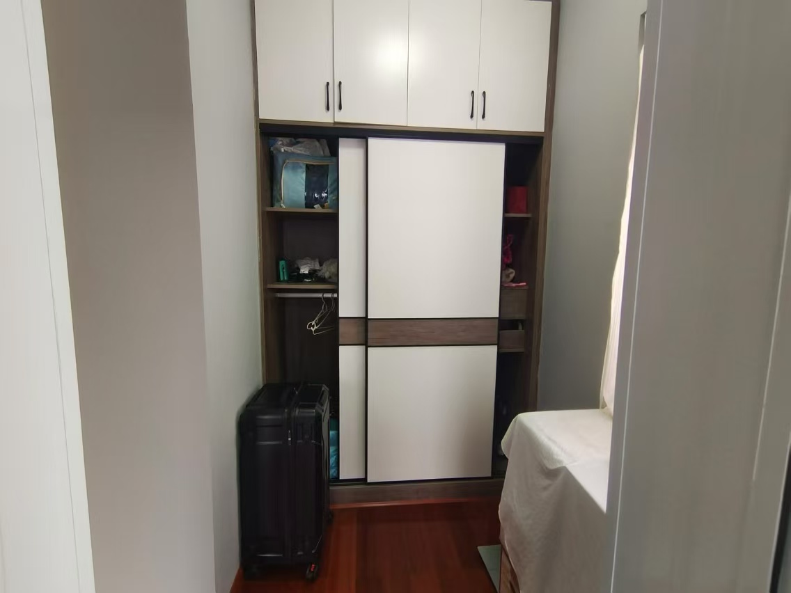 山水洲城华晨第一城  4室2厅2卫    110.0万 山水洲城华晨第一城  4室2厅2卫    110.0万室内图