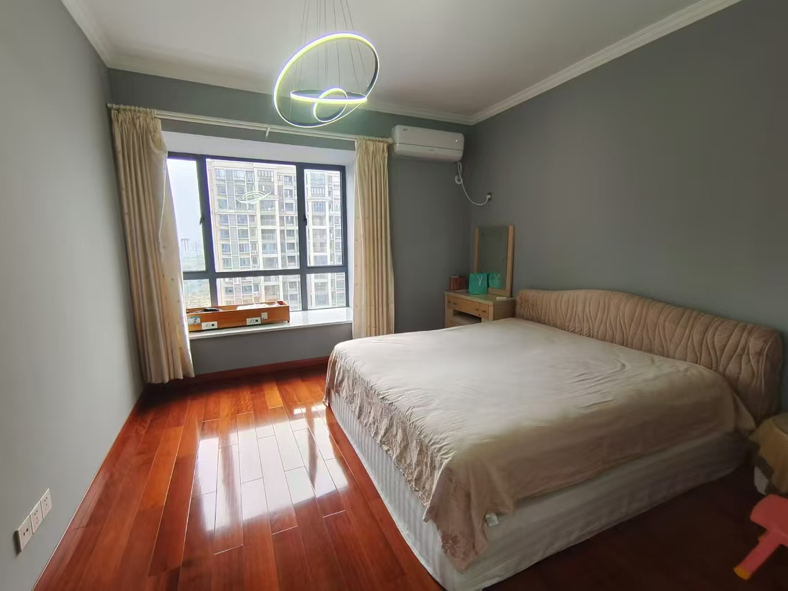 山水洲城华晨第一城  4室2厅2卫    110.0万 山水洲城华晨第一城  4室2厅2卫    110.0万室内图