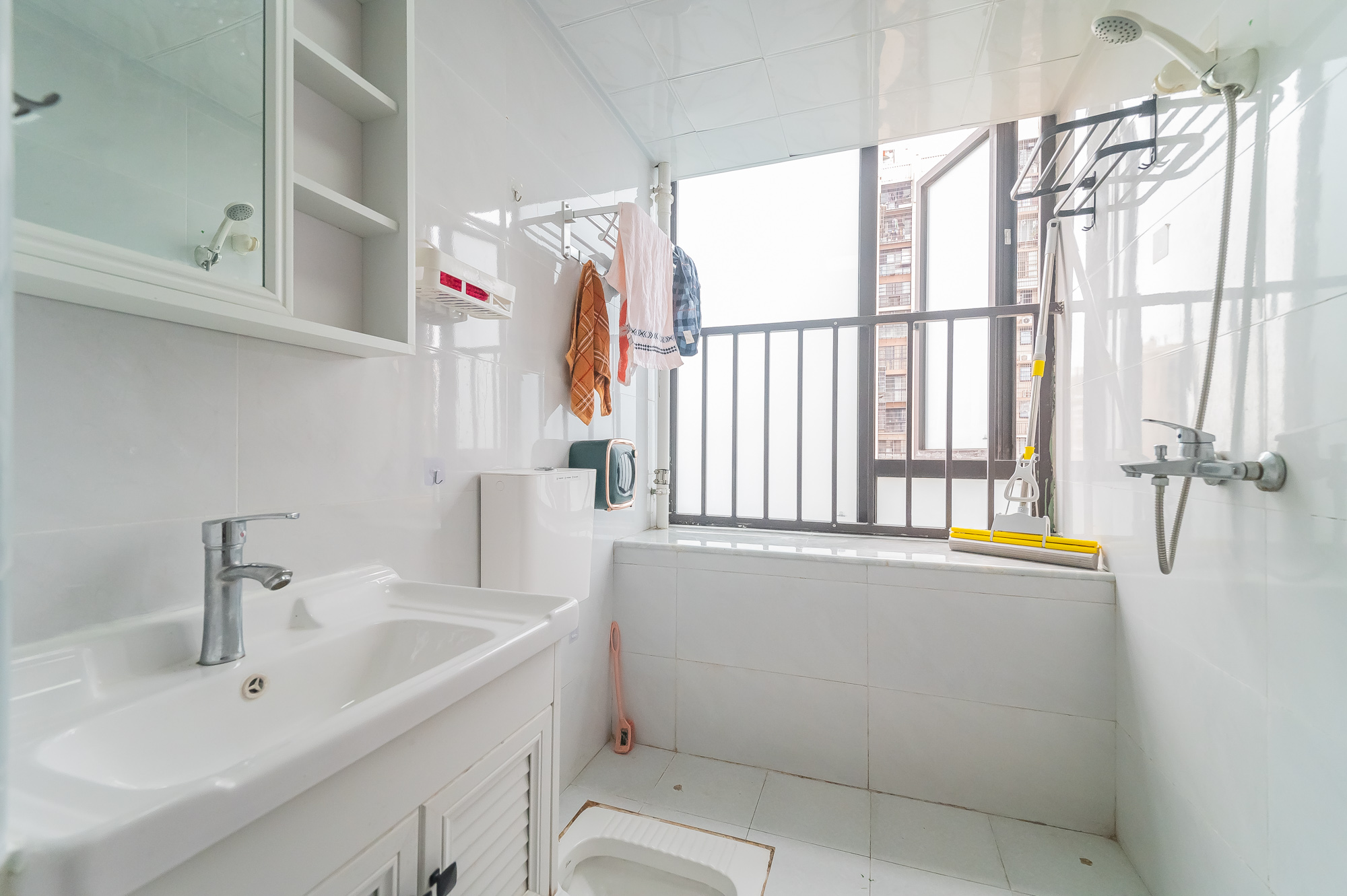 国泰九龙湾  2室1厅1卫    41.8万 国泰九龙湾  2室1厅1卫    41.8万卫生间