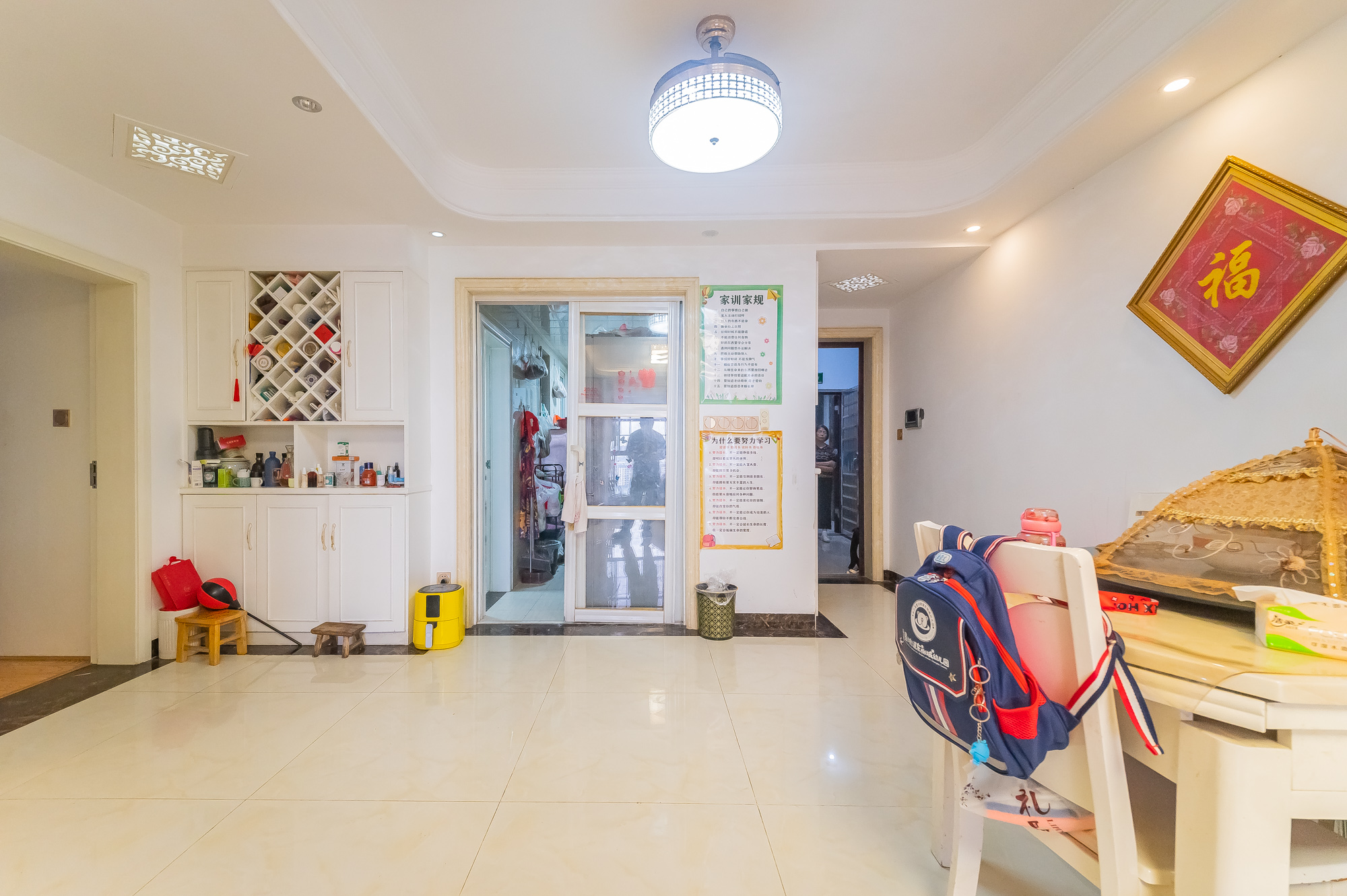 星湖湾一期高层 3室2厅1卫 72.8万 星湖湾一期高层 3室2厅1卫 72.8万客厅