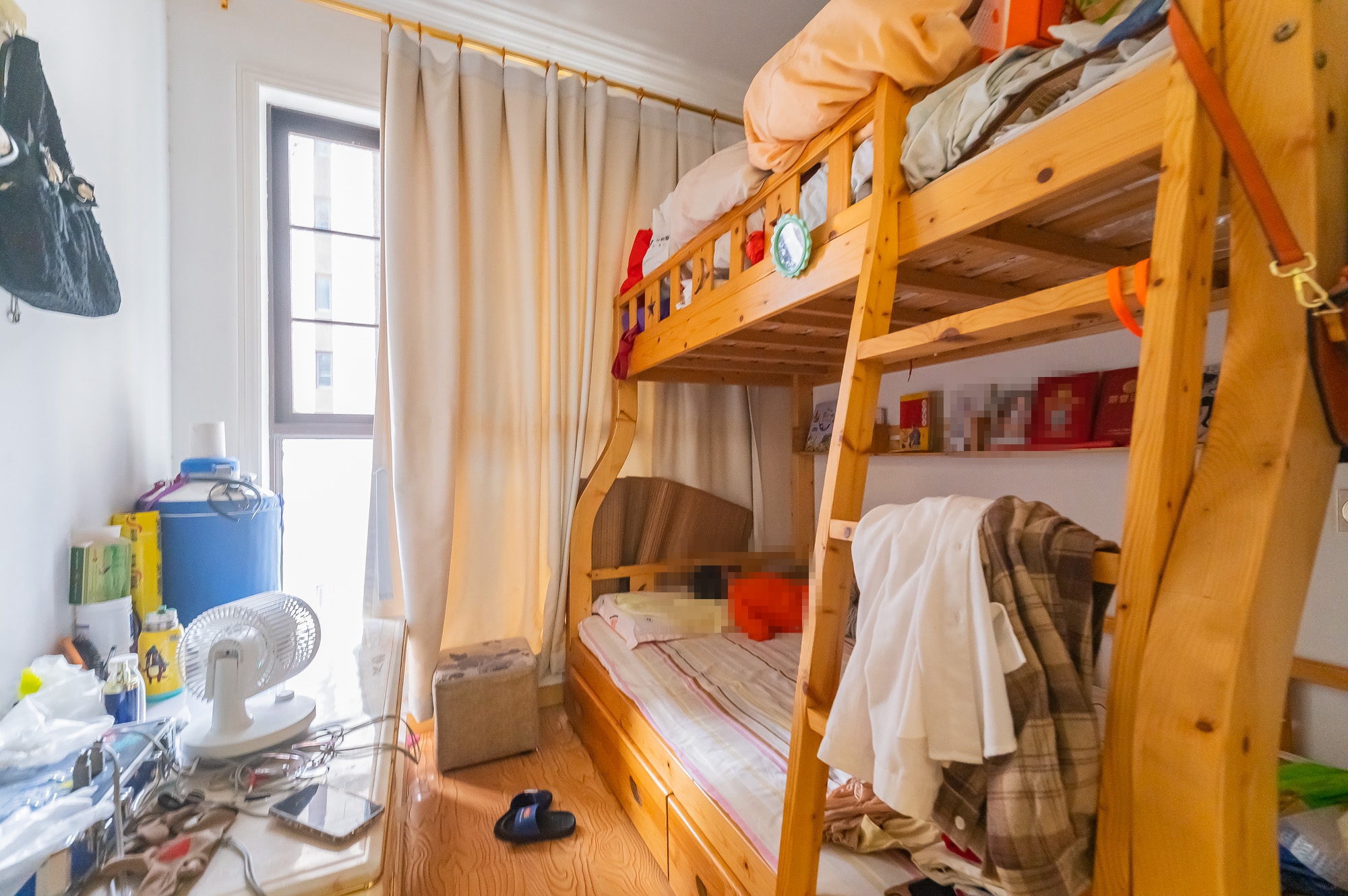 星湖湾一期高层 3室2厅1卫 72.8万 星湖湾一期高层 3室2厅1卫 72.8万卧室