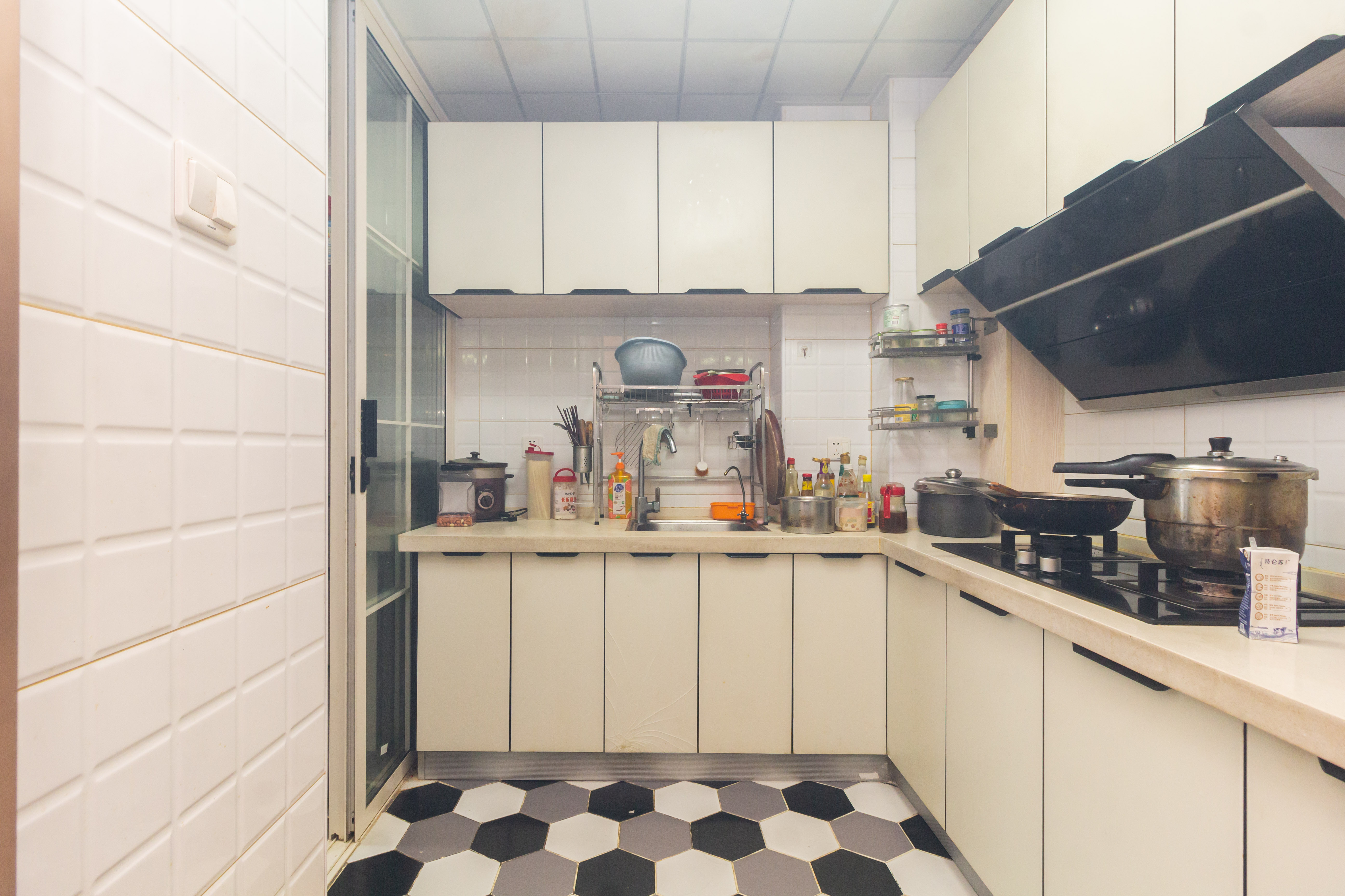 长房东云台 3室2厅1卫 98.0万 长房东云台 3室2厅1卫 98.0万厨房