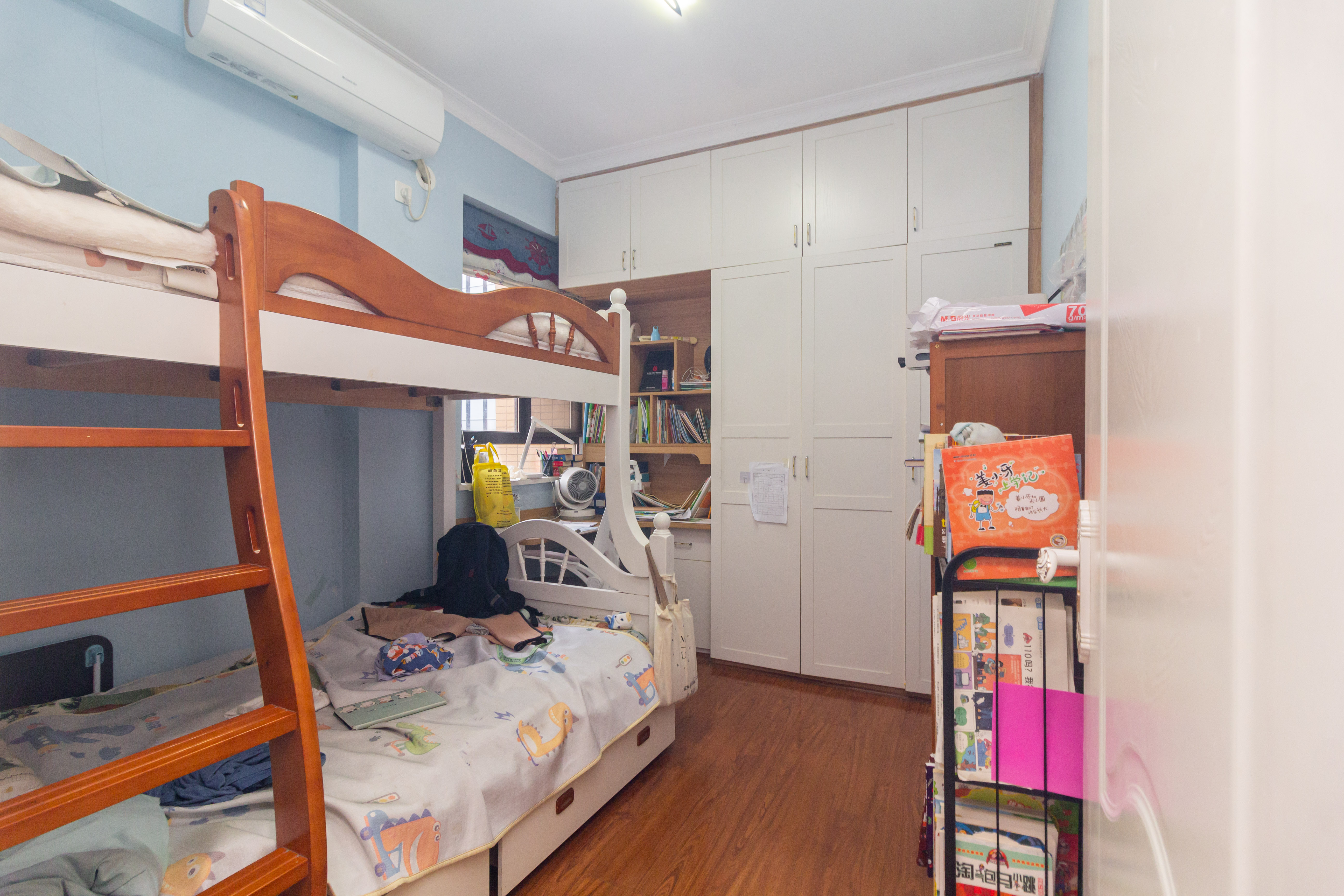 长房东云台 3室2厅1卫 98.0万 长房东云台 3室2厅1卫 98.0万卧室