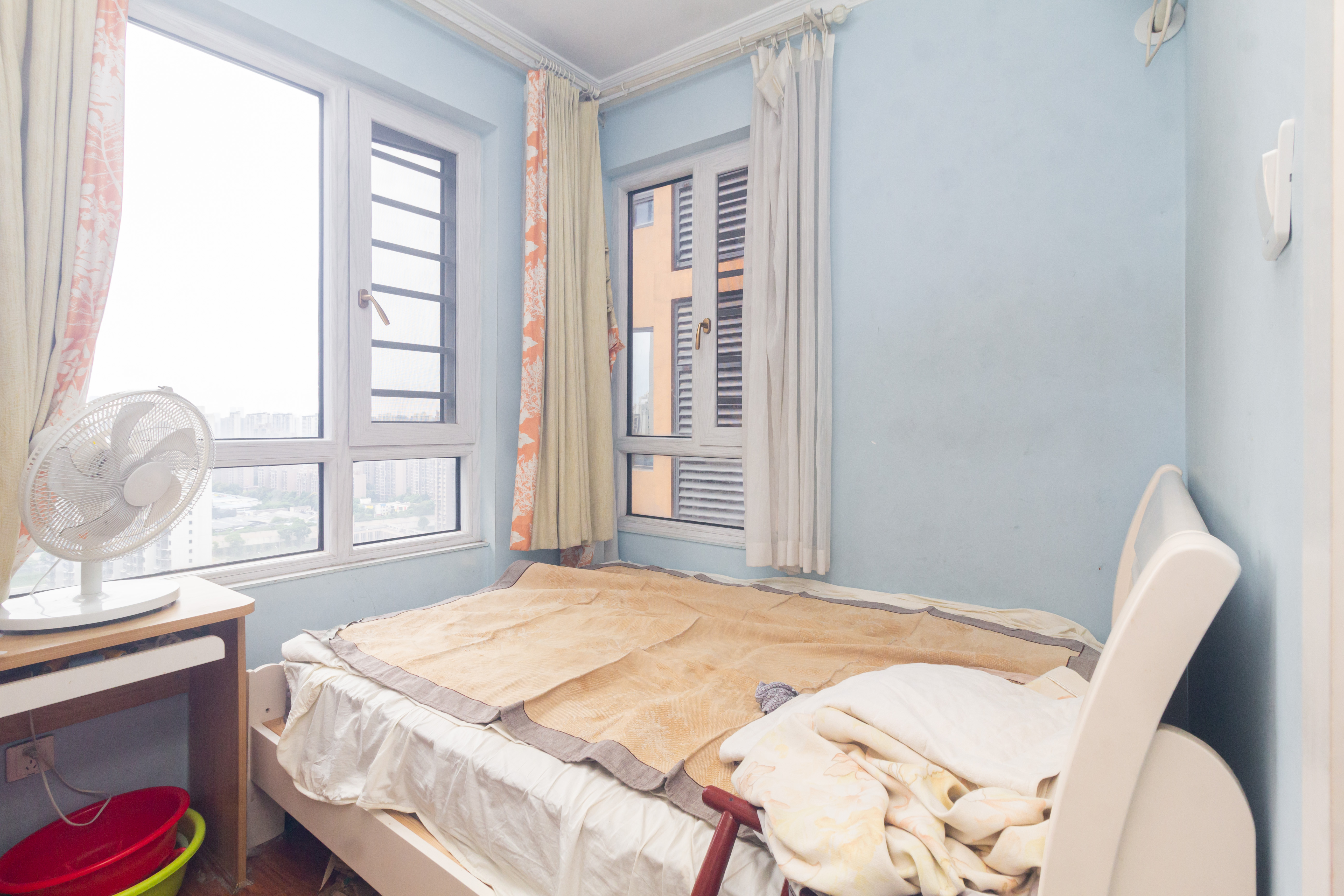 长房东云台 3室2厅1卫 98.0万 长房东云台 3室2厅1卫 98.0万卧室