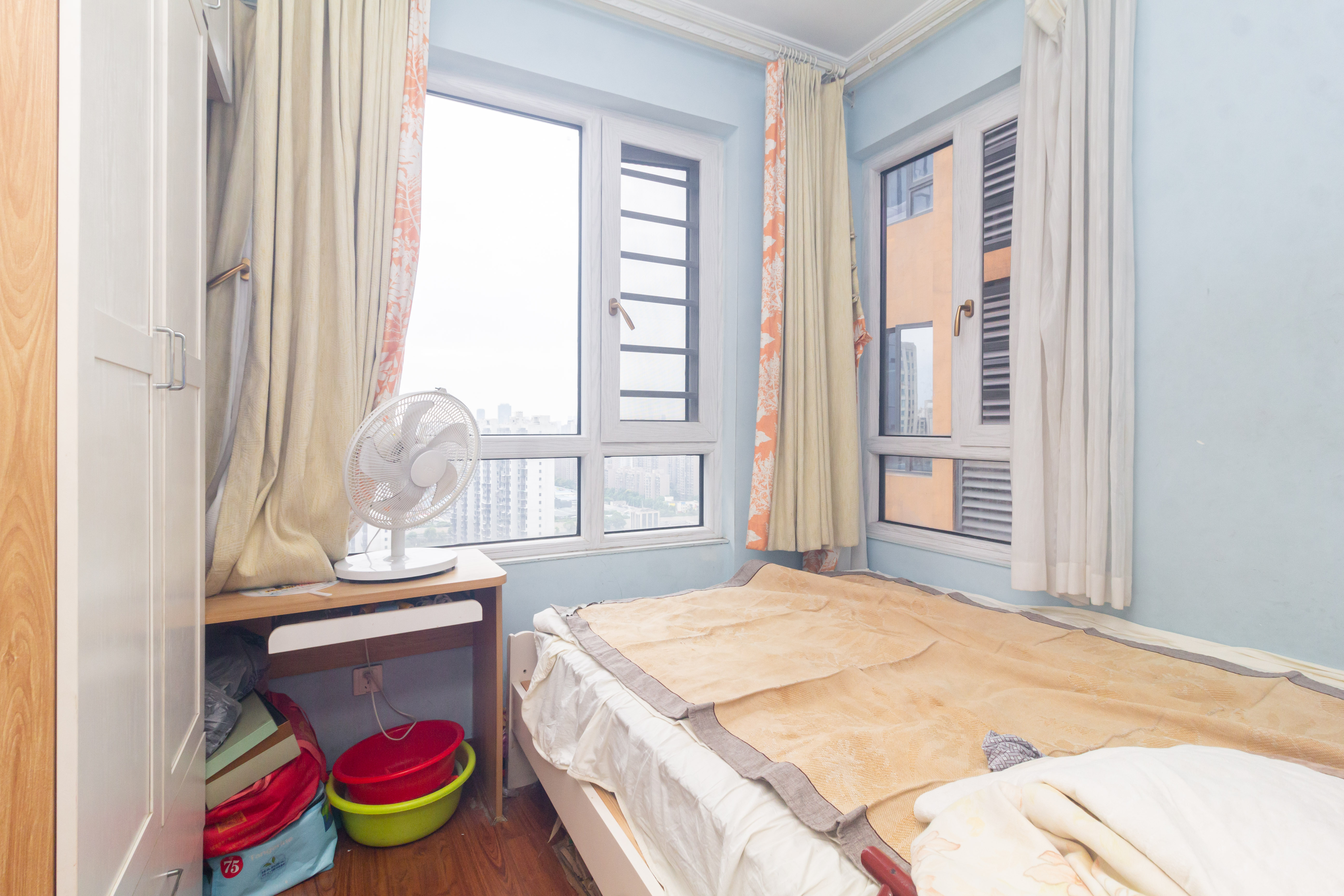 长房东云台 3室2厅1卫 98.0万 长房东云台 3室2厅1卫 98.0万卧室