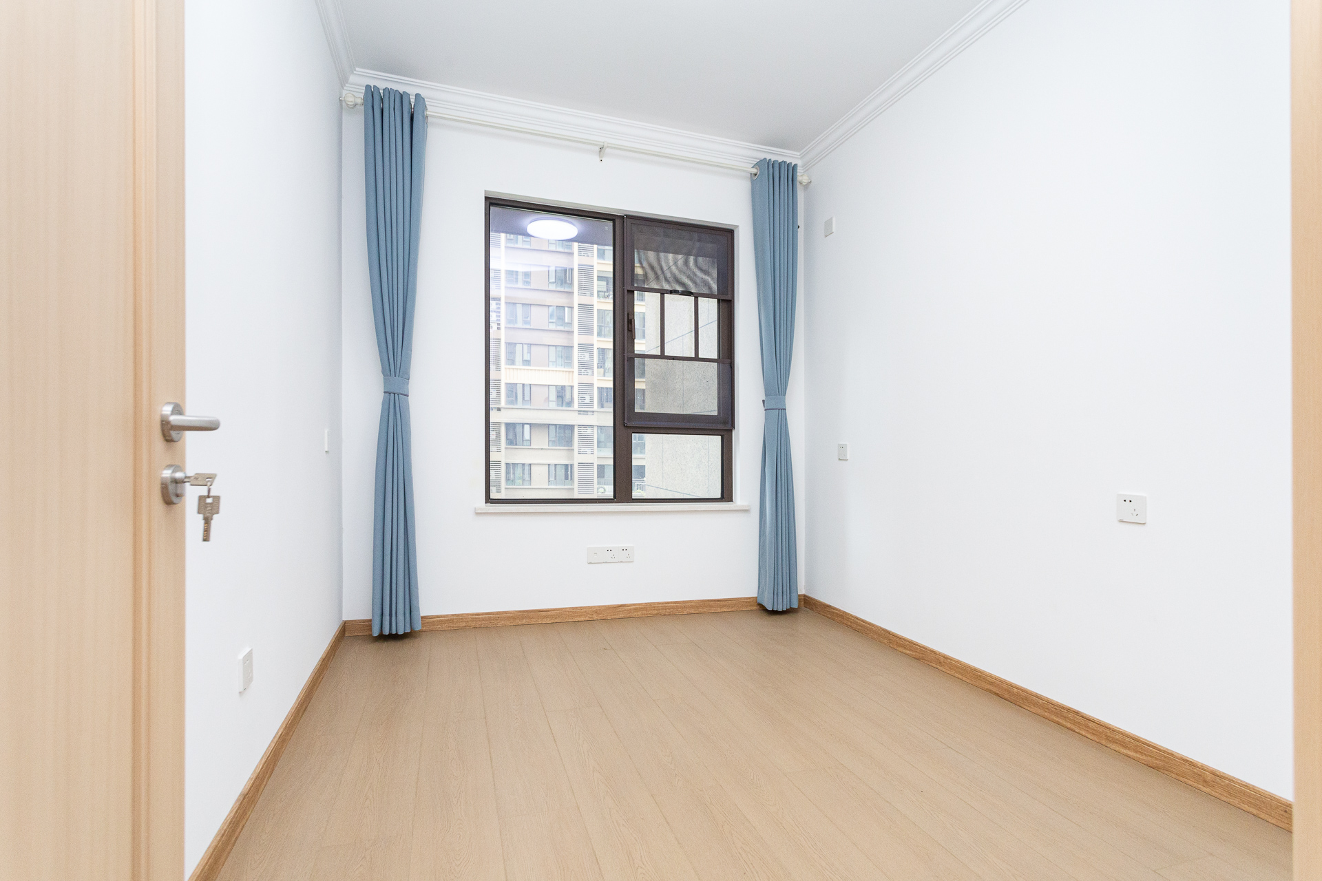 龙湖璟宸原著（龙湖紫宸）  4室2厅2卫    108.0万卧室