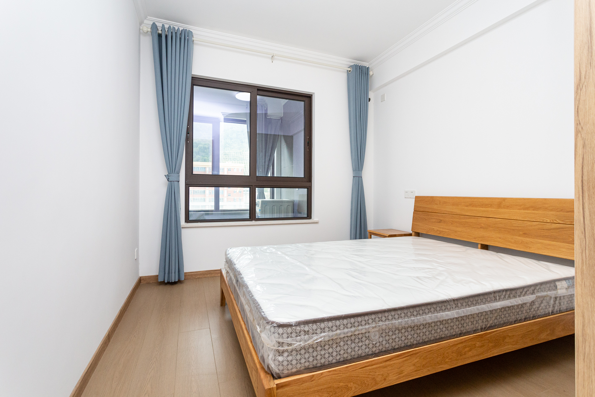 龙湖璟宸原著（龙湖紫宸）  4室2厅2卫    108.0万卧室