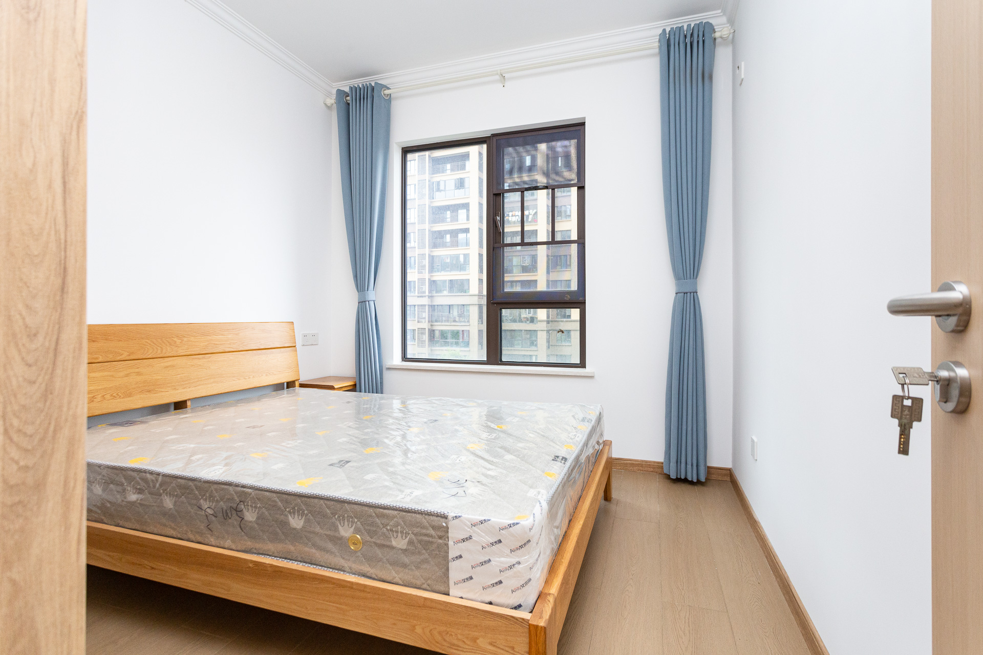 龙湖璟宸原著（龙湖紫宸）  4室2厅2卫    108.0万卧室