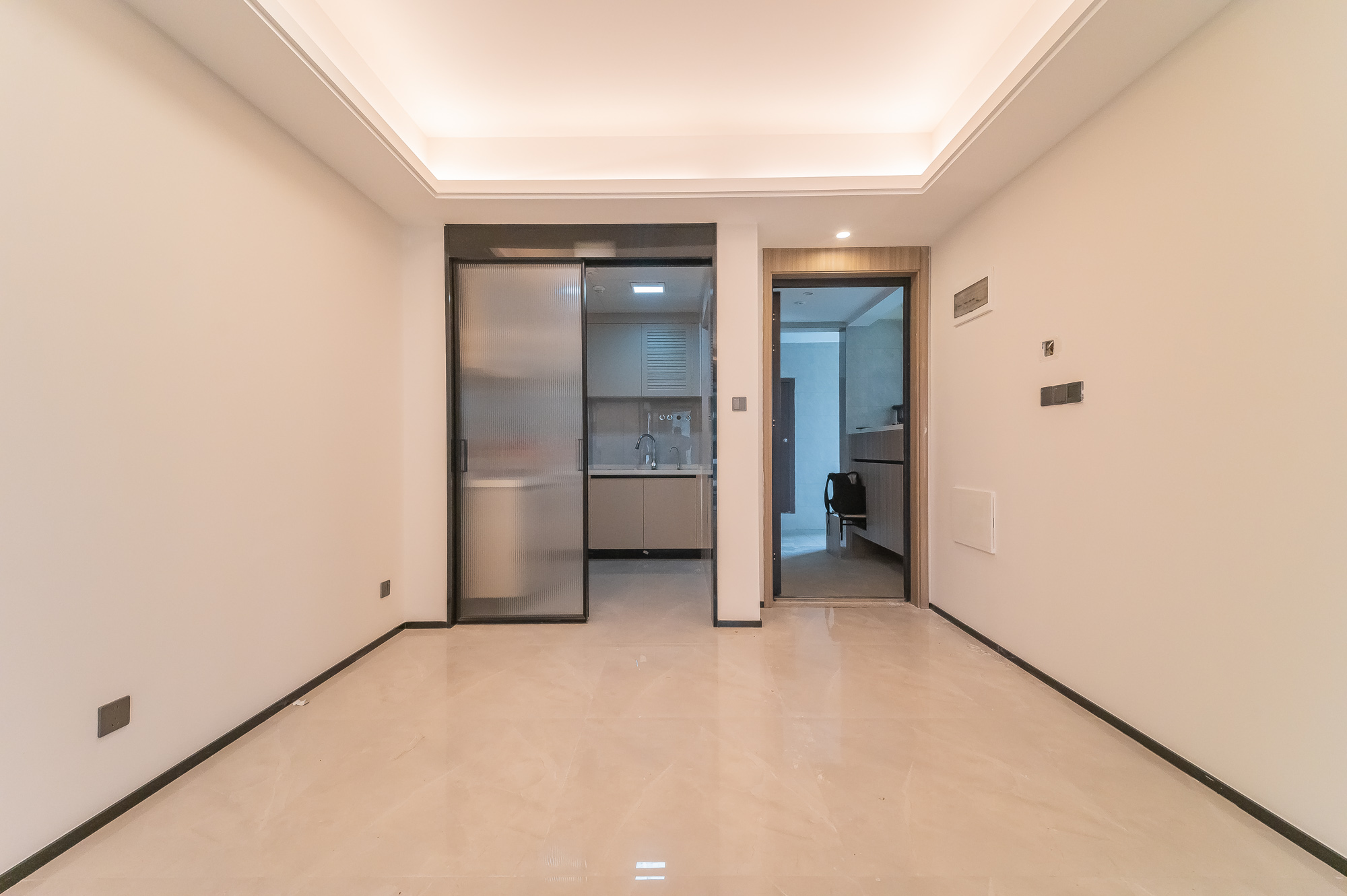 三一云谷  3室2厅2卫    106.0万客厅