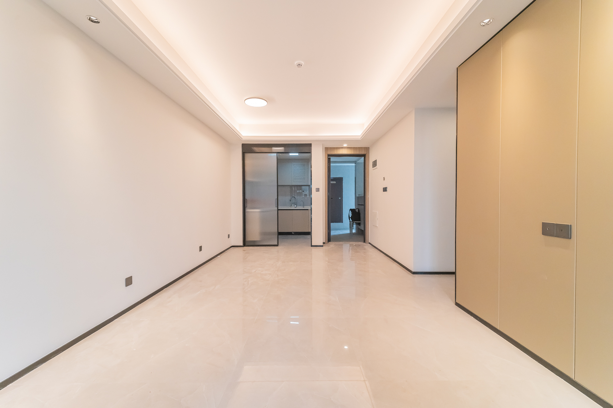 三一云谷  3室2厅2卫    106.0万客厅