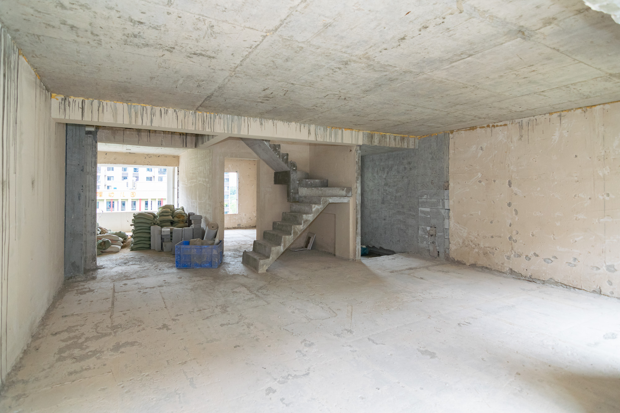 阳光城联利悦澜府 4室2厅2卫 128.0万 阳光城联利悦澜府 4室2厅2卫 128.0万客厅