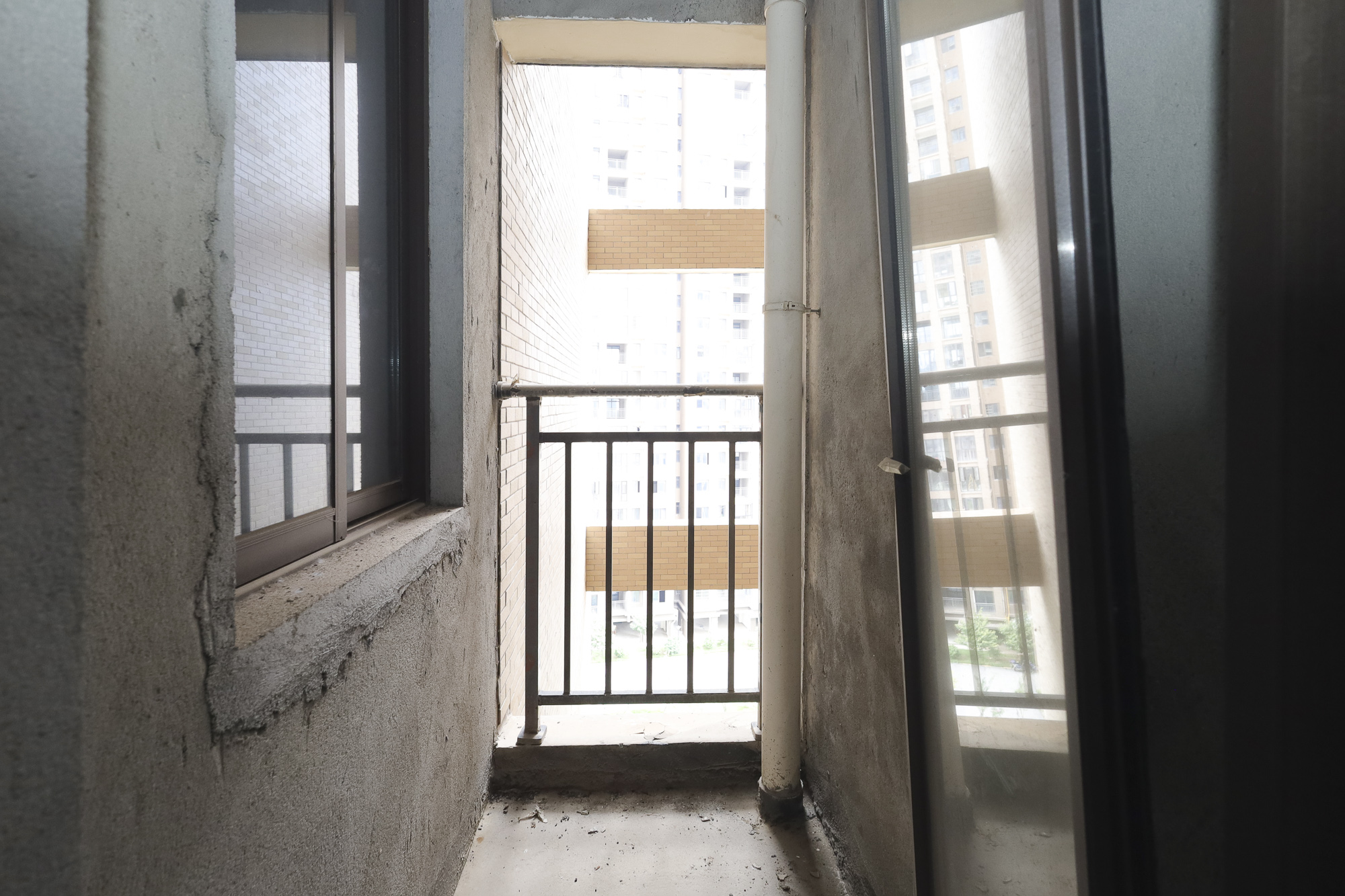 学府星城  2室2厅1卫    33.0万 学府星城  2室2厅1卫    33.0万阳台