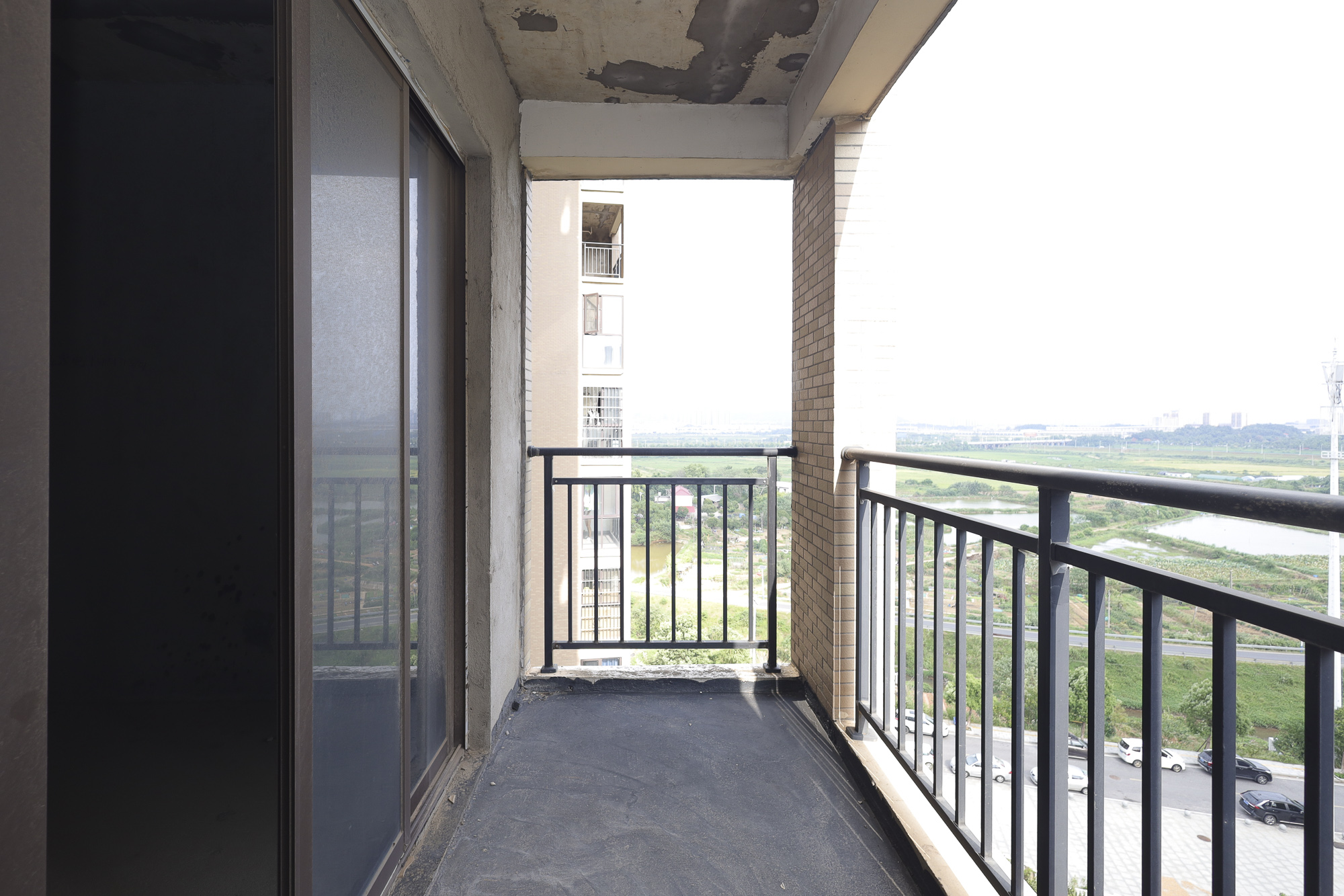 学府星城  2室2厅1卫    33.0万 学府星城  2室2厅1卫    33.0万阳台