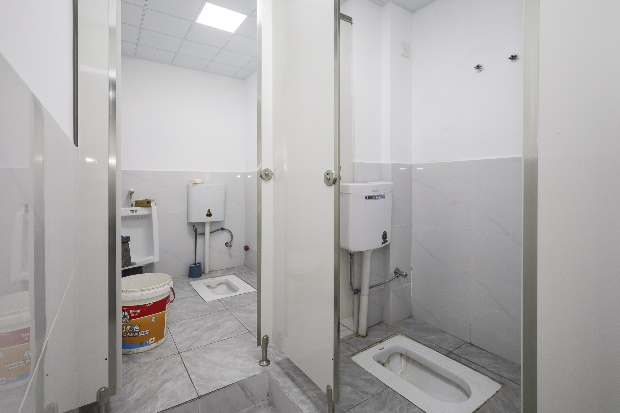 钱隆世家 2室1厅1卫 50.0万 钱隆世家 2室1厅1卫 50.0万卫生间