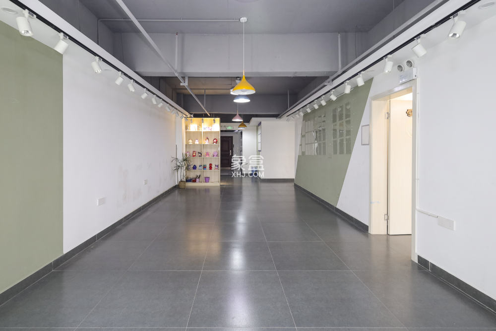 钱隆世家  2室2厅1卫    73.0万