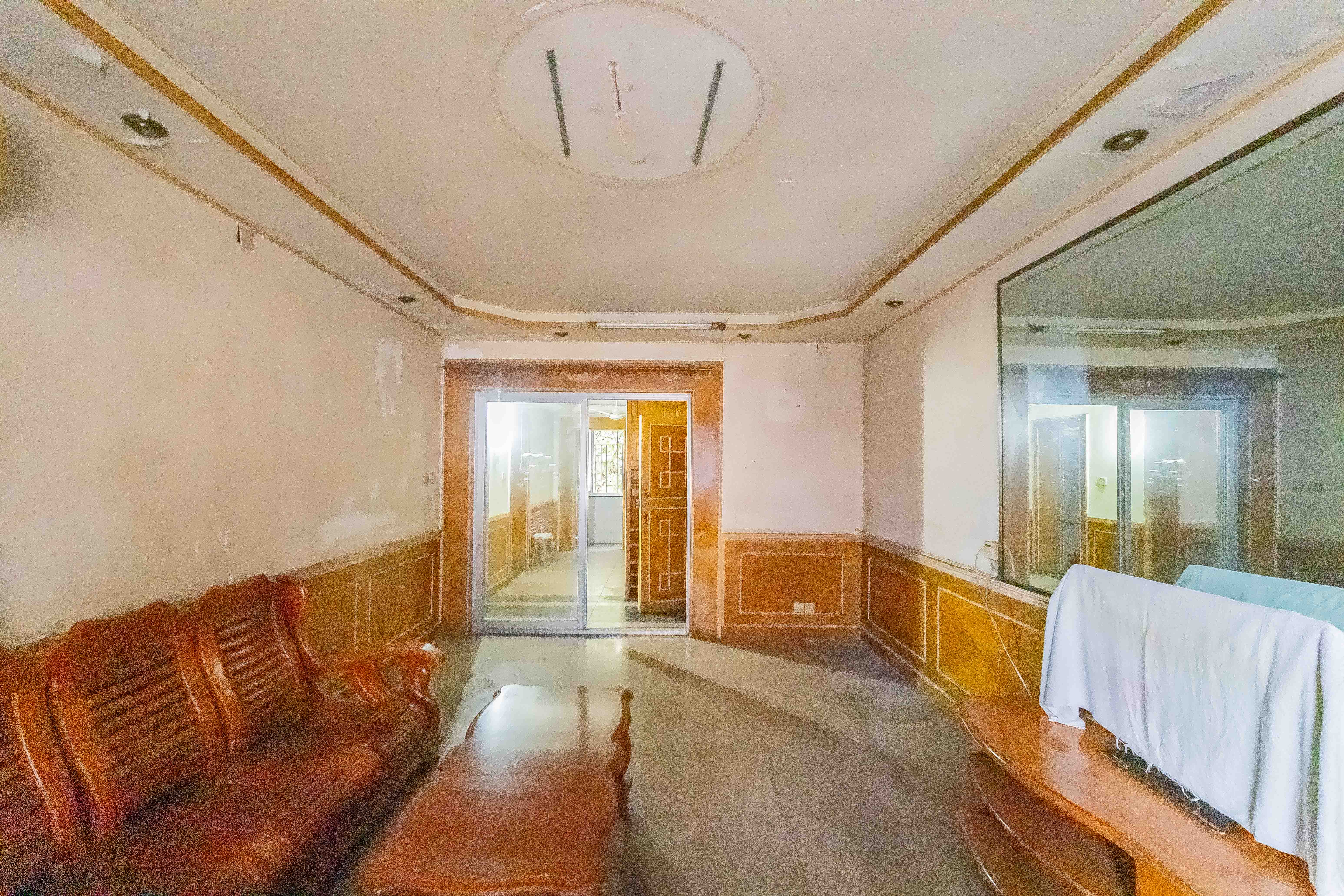 杏花苑 3室2厅2卫 60.0万 杏花苑 3室2厅2卫 60.0万客厅