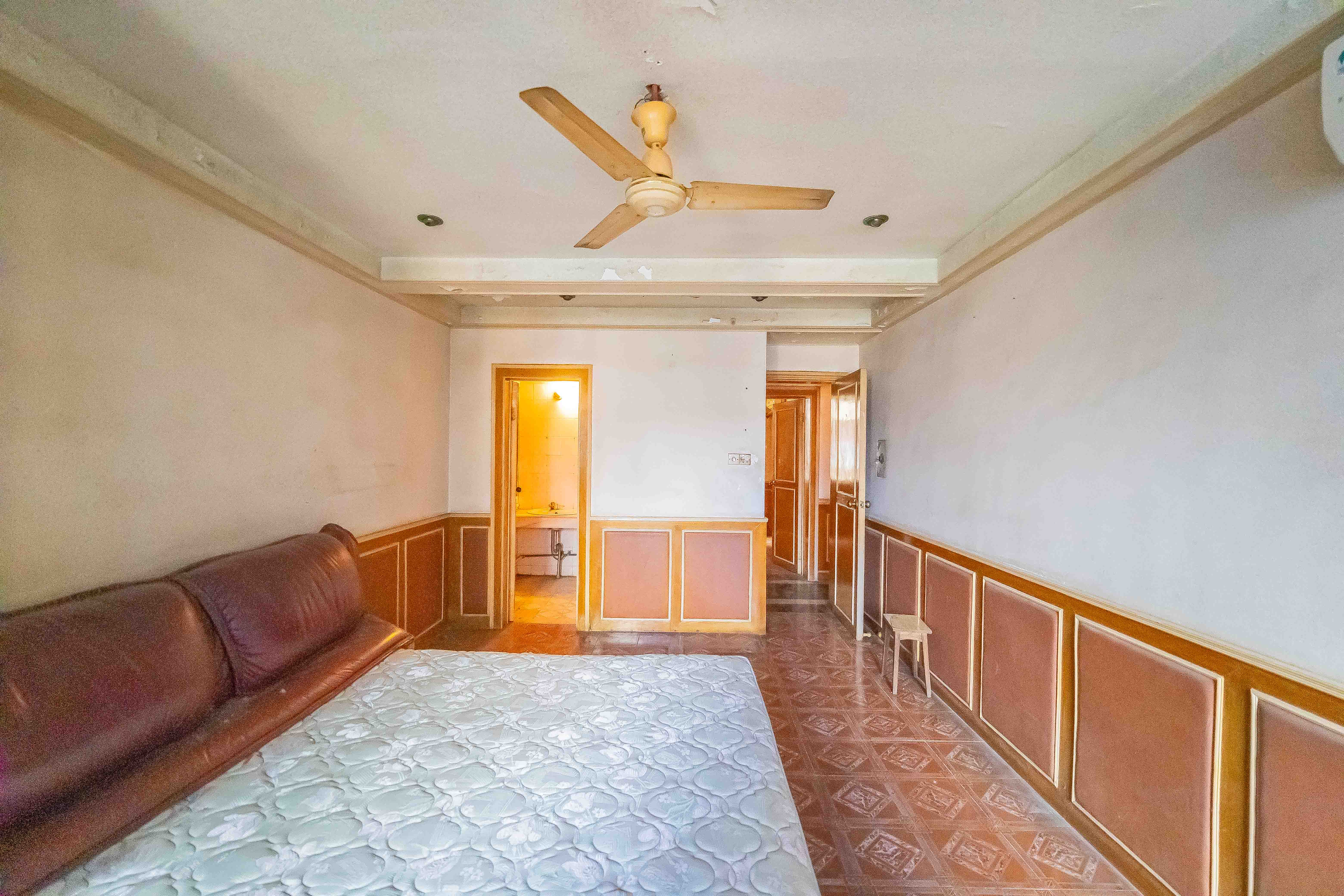 杏花苑 3室2厅2卫 60.0万 杏花苑 3室2厅2卫 60.0万卧室