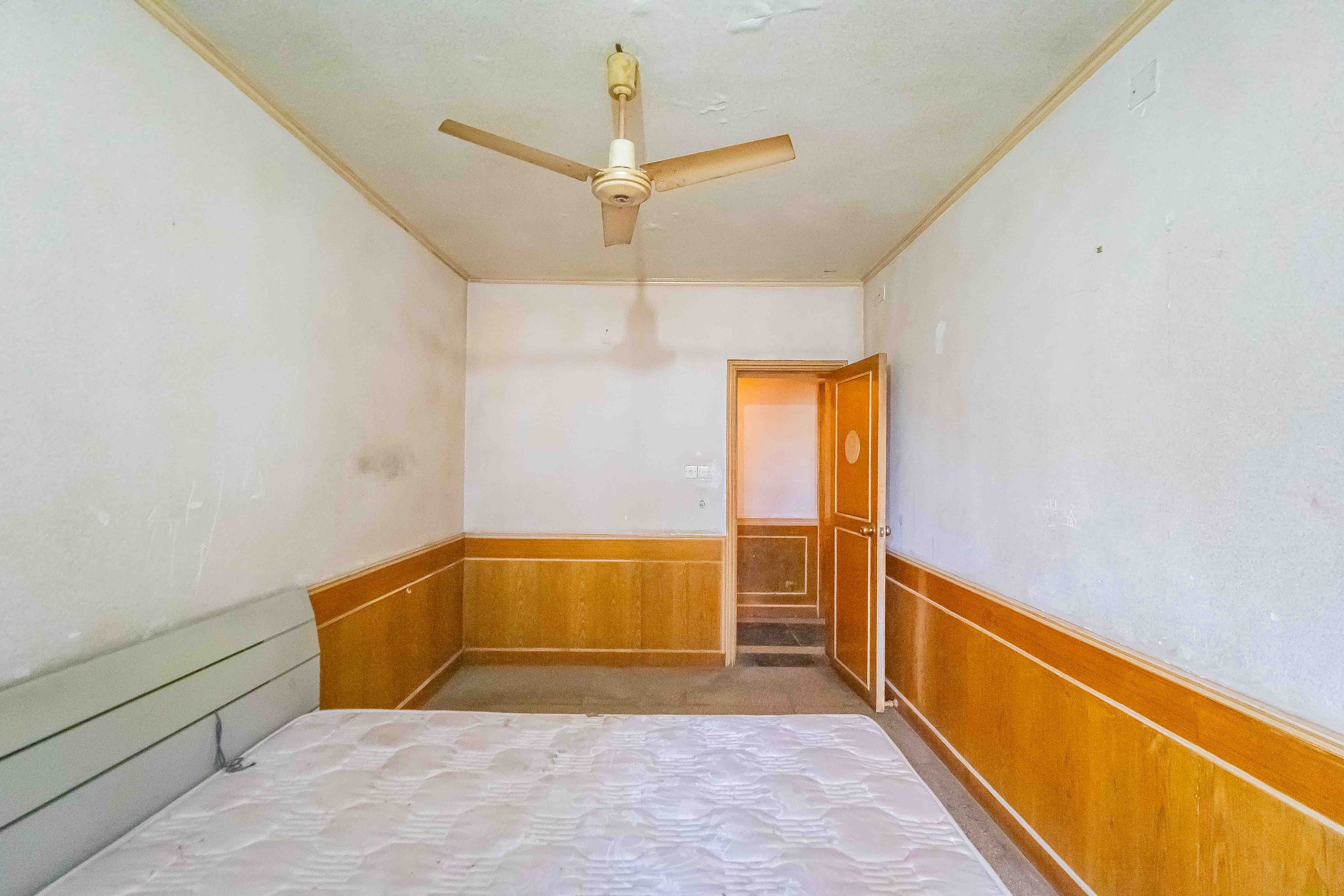 杏花苑 3室2厅2卫 60.0万 杏花苑 3室2厅2卫 60.0万卧室