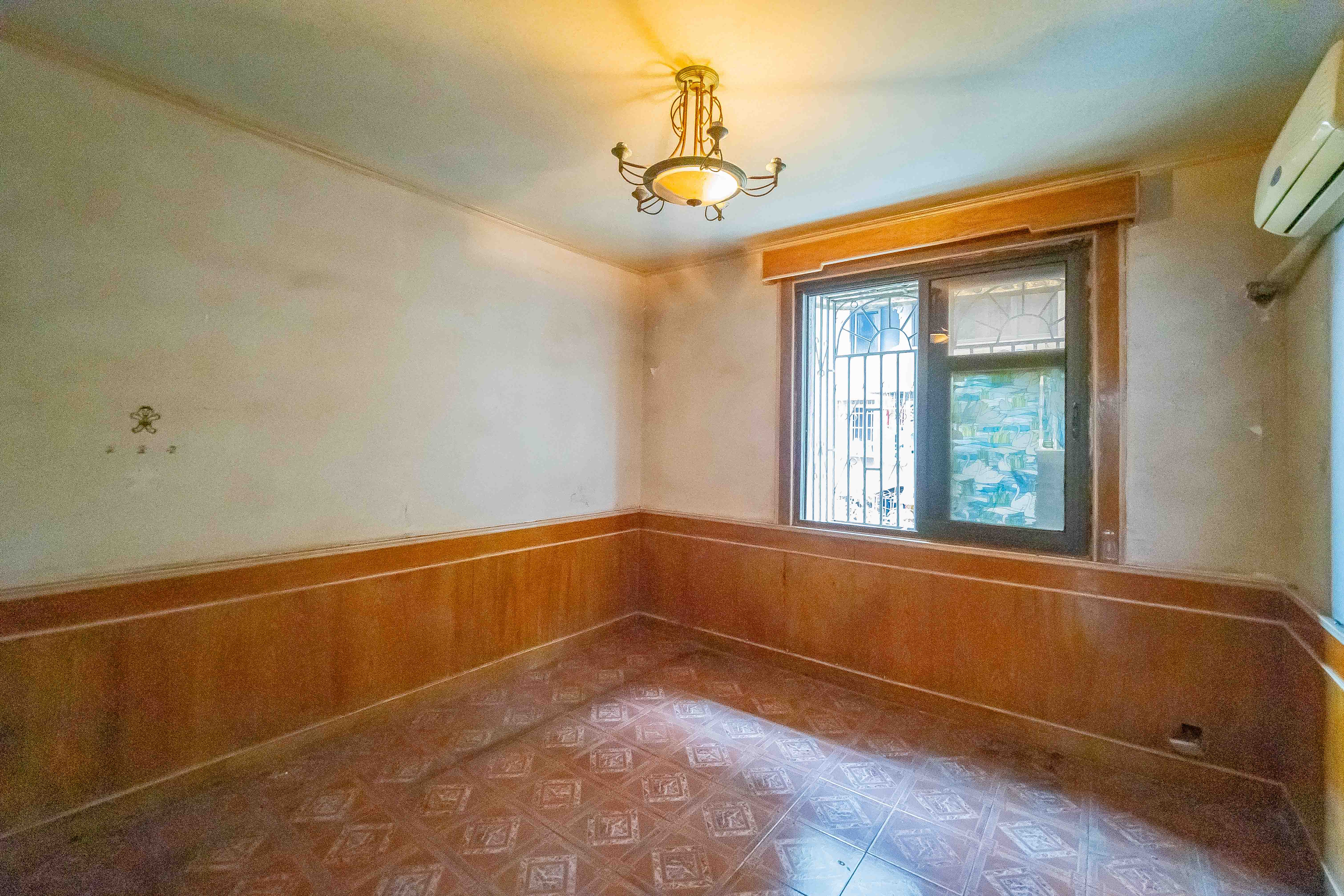 杏花苑 3室2厅2卫 60.0万 杏花苑 3室2厅2卫 60.0万卧室