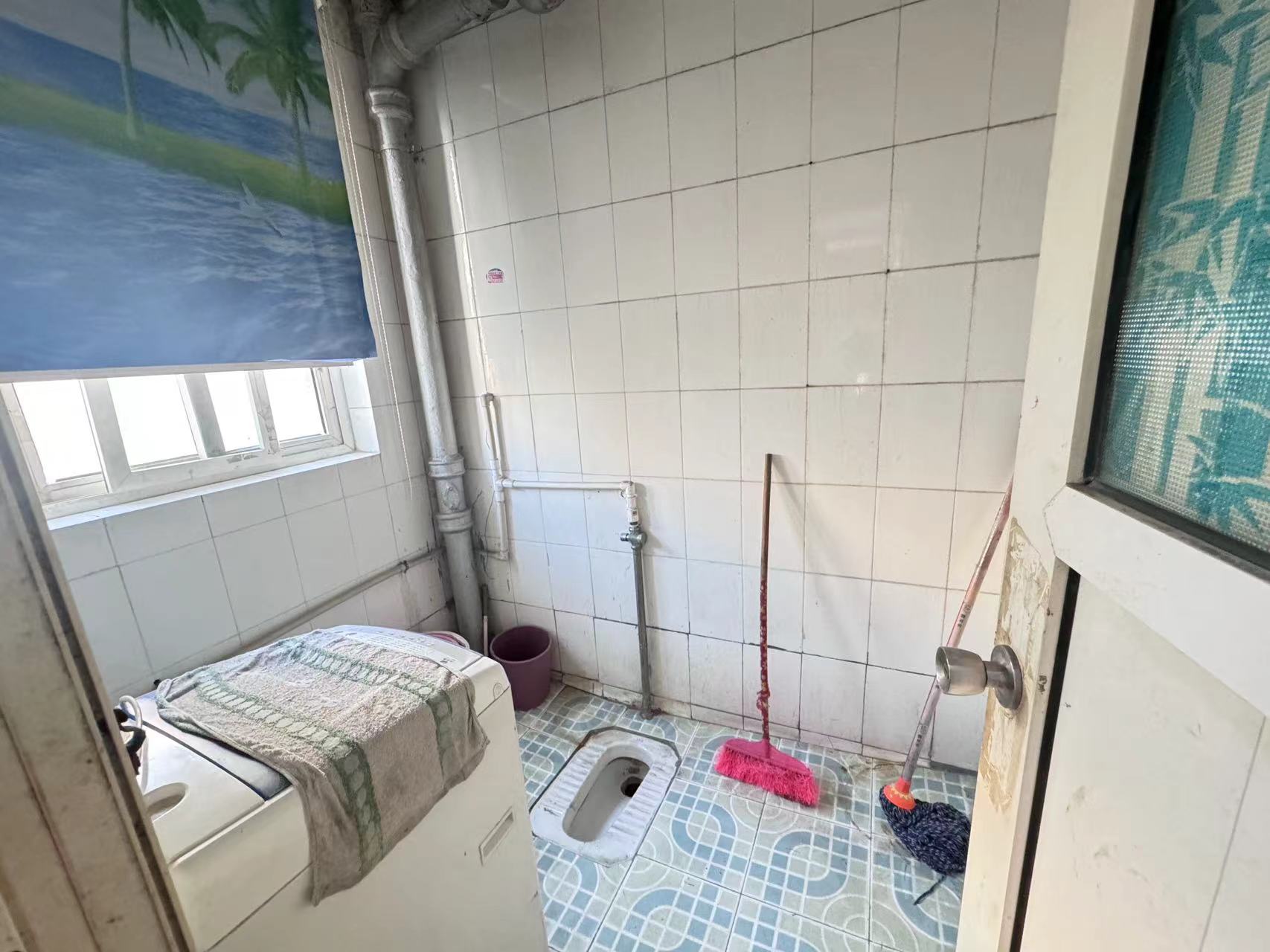 月形山  3室2厅2卫    30.0万 月形山  3室2厅2卫    30.0万室内图