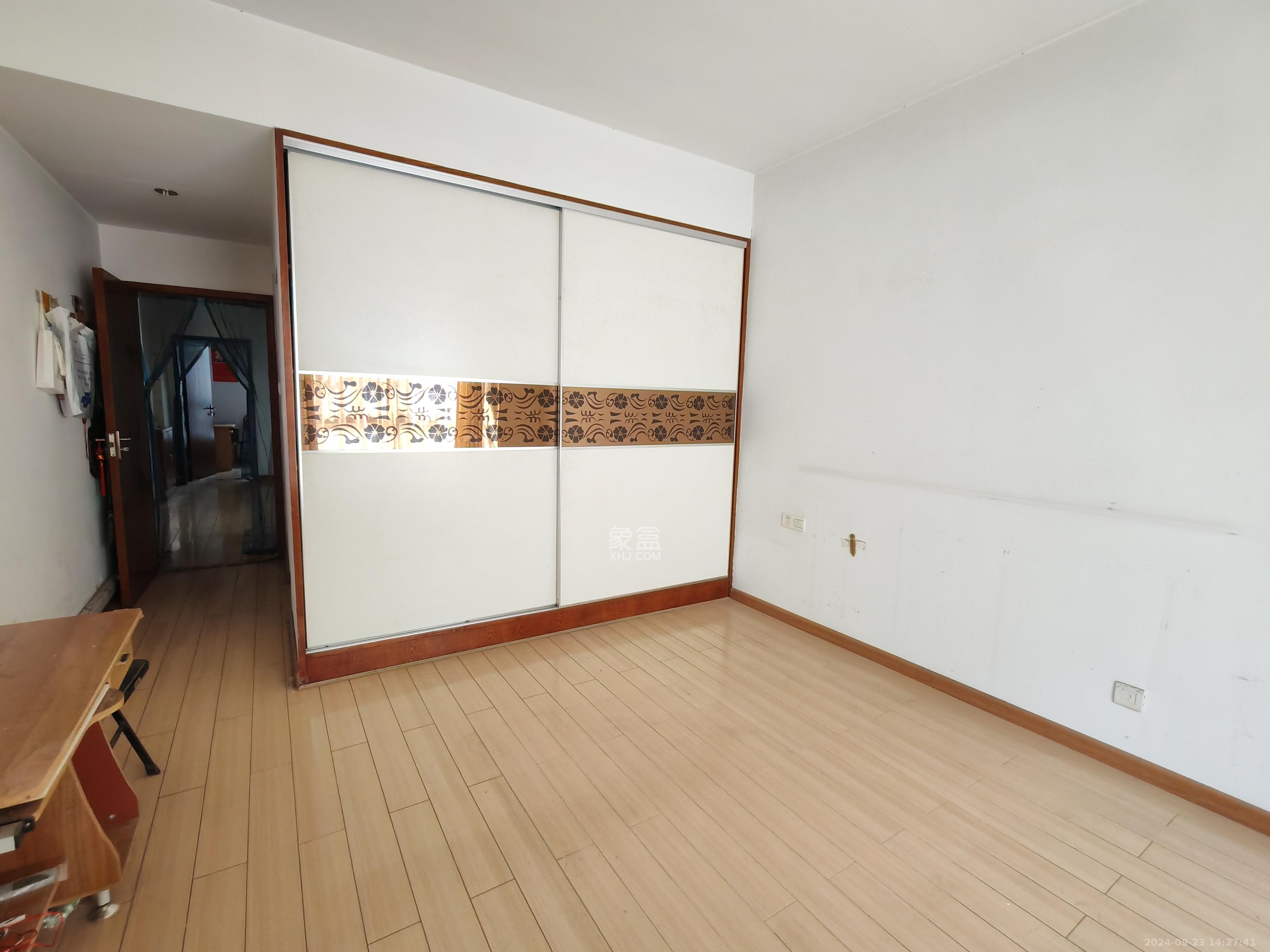 枫林绿洲  3室2厅1卫   2500.00元/月室内图