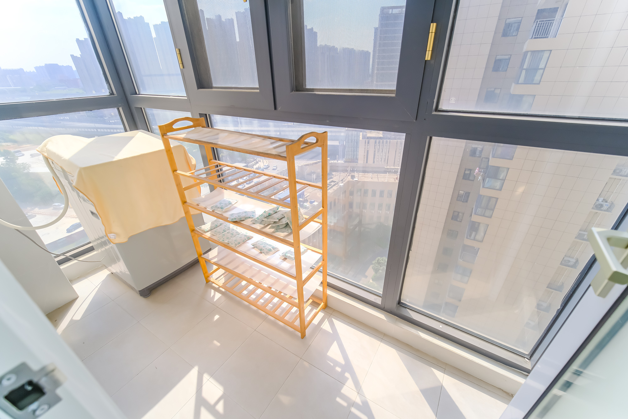 和悦城(蟠龙景苑) 3室2厅2卫 66.8万 和悦城(蟠龙景苑) 3室2厅2卫 66.8万阳台