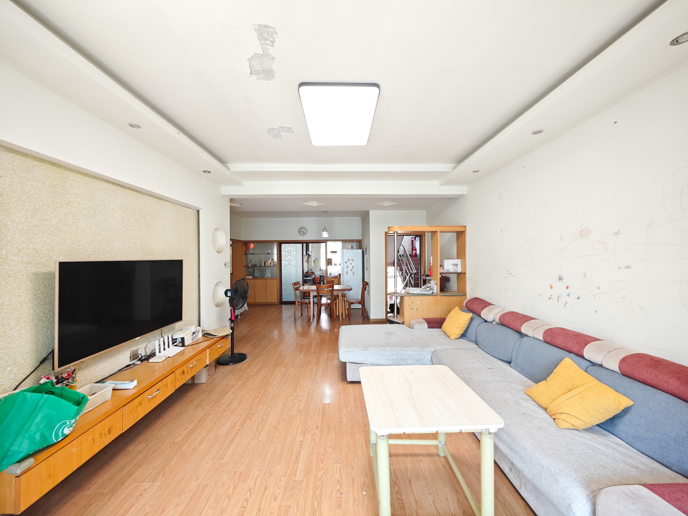 鄱阳小区  3室2厅1卫   60.00万