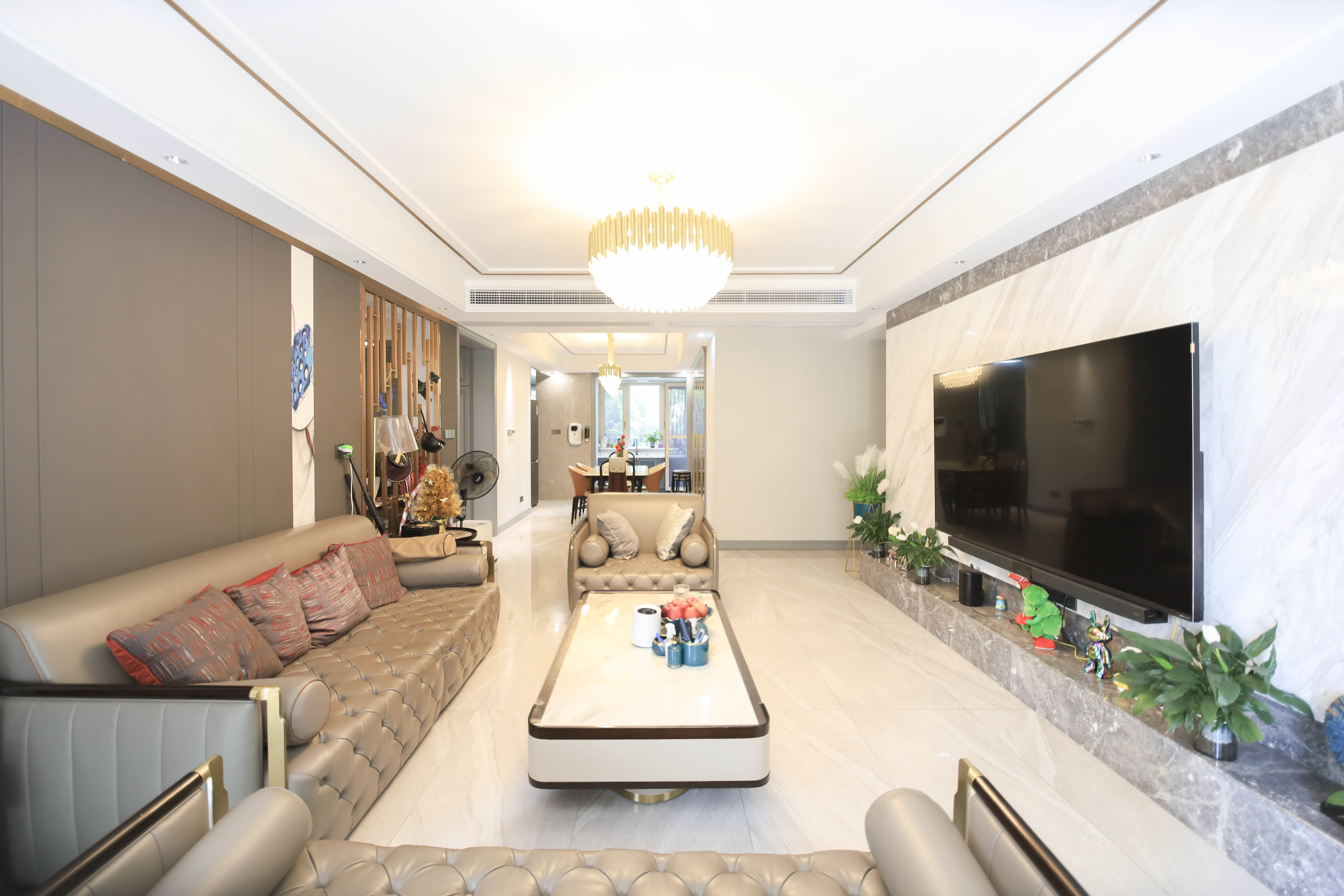 五矿万境蓝山  5室4厅3卫    368.0万 五矿万境蓝山  5室4厅3卫    368.0万