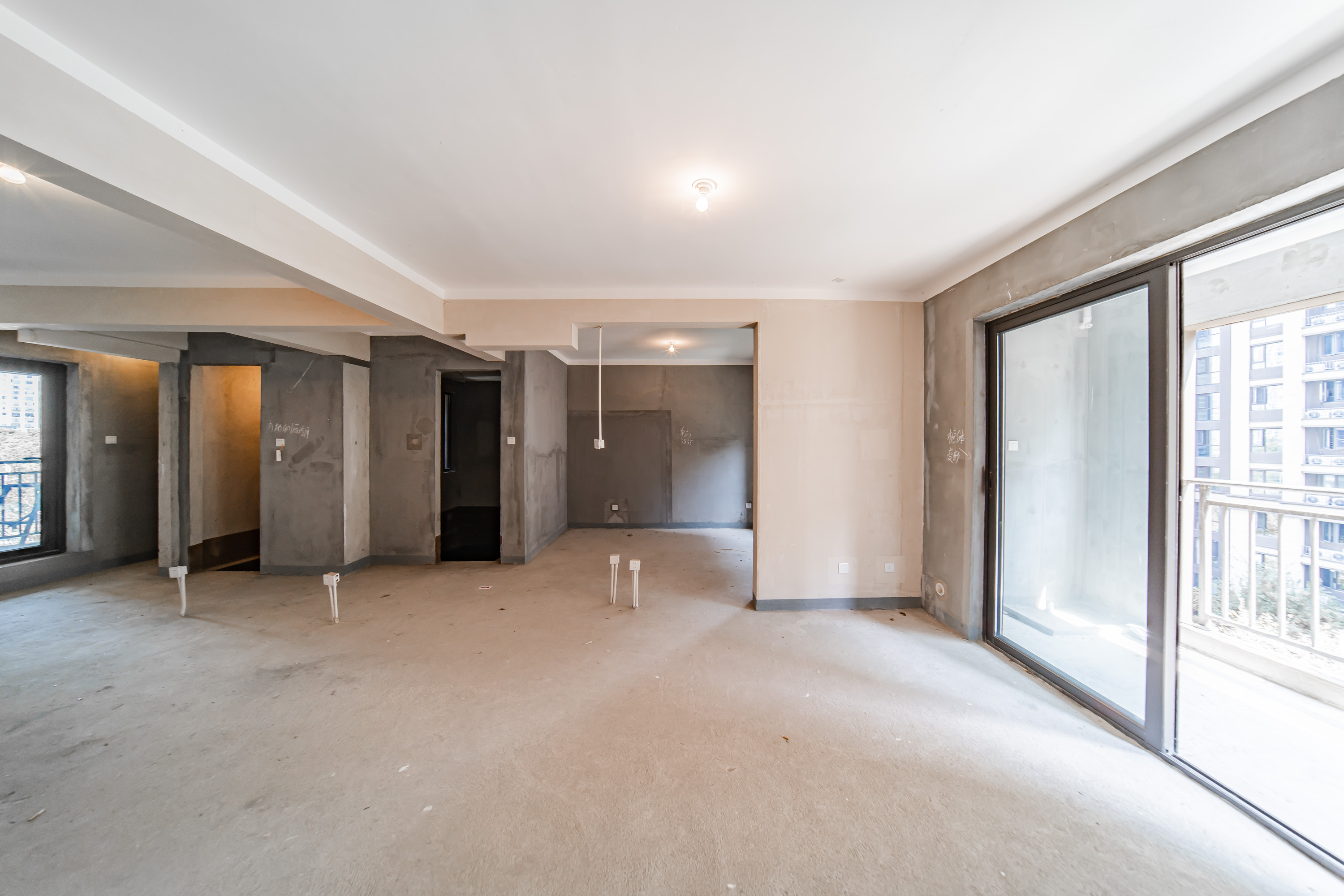 建发电建江山悦  3室2厅2卫    136.0万客厅