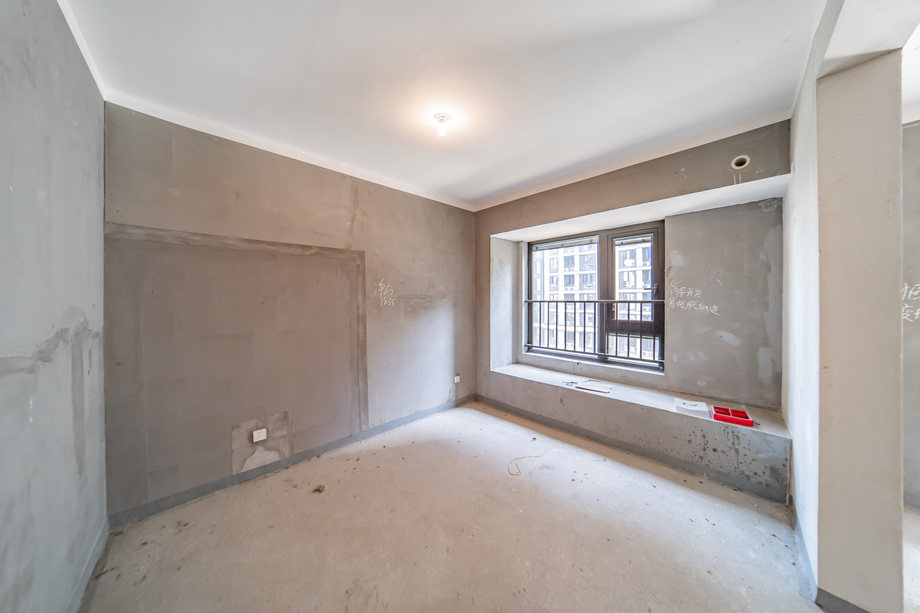 建发电建江山悦  3室2厅2卫    136.0万卧室