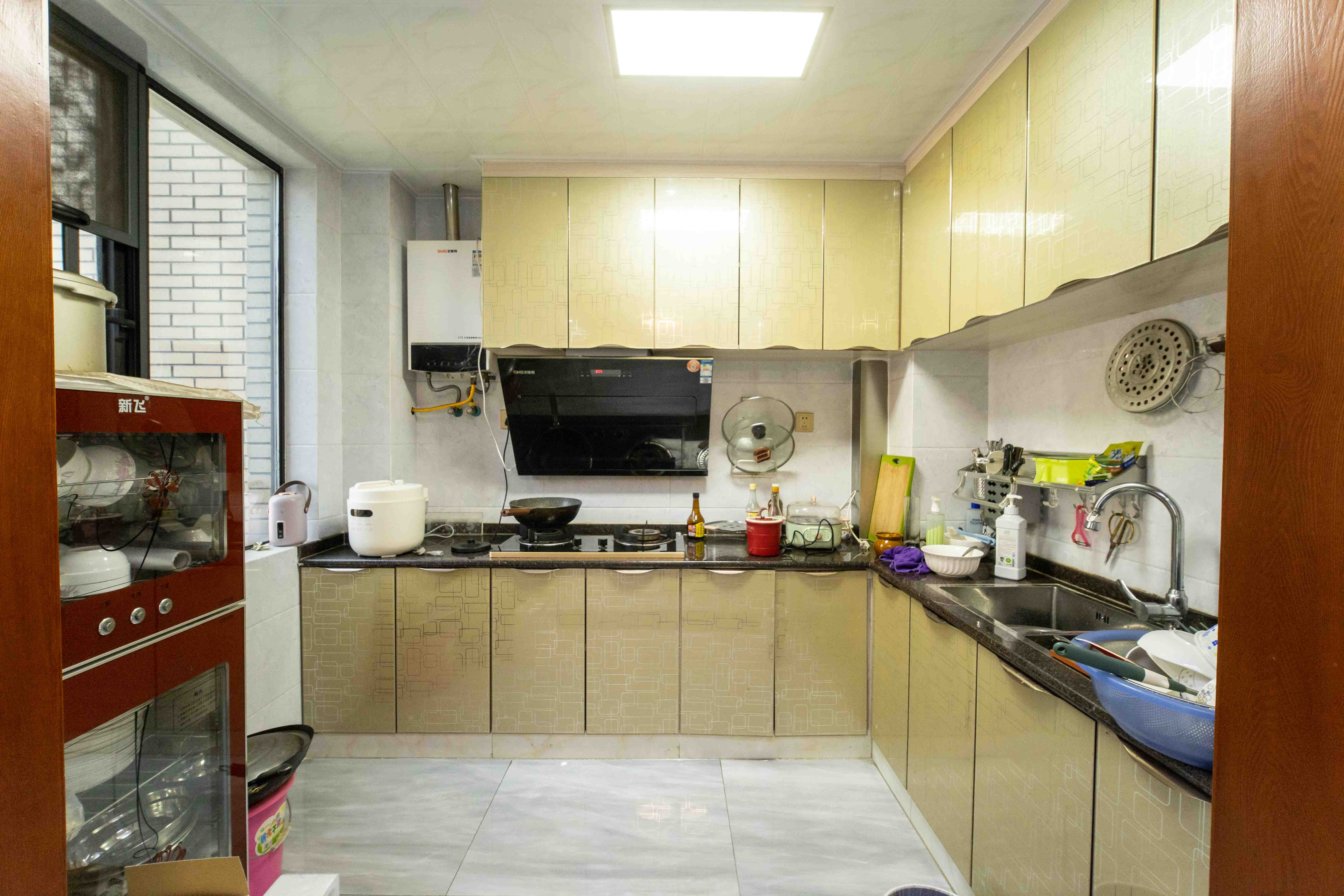 长房白沙湾 3室2厅2卫 138.0万 长房白沙湾 3室2厅2卫 138.0万厨房