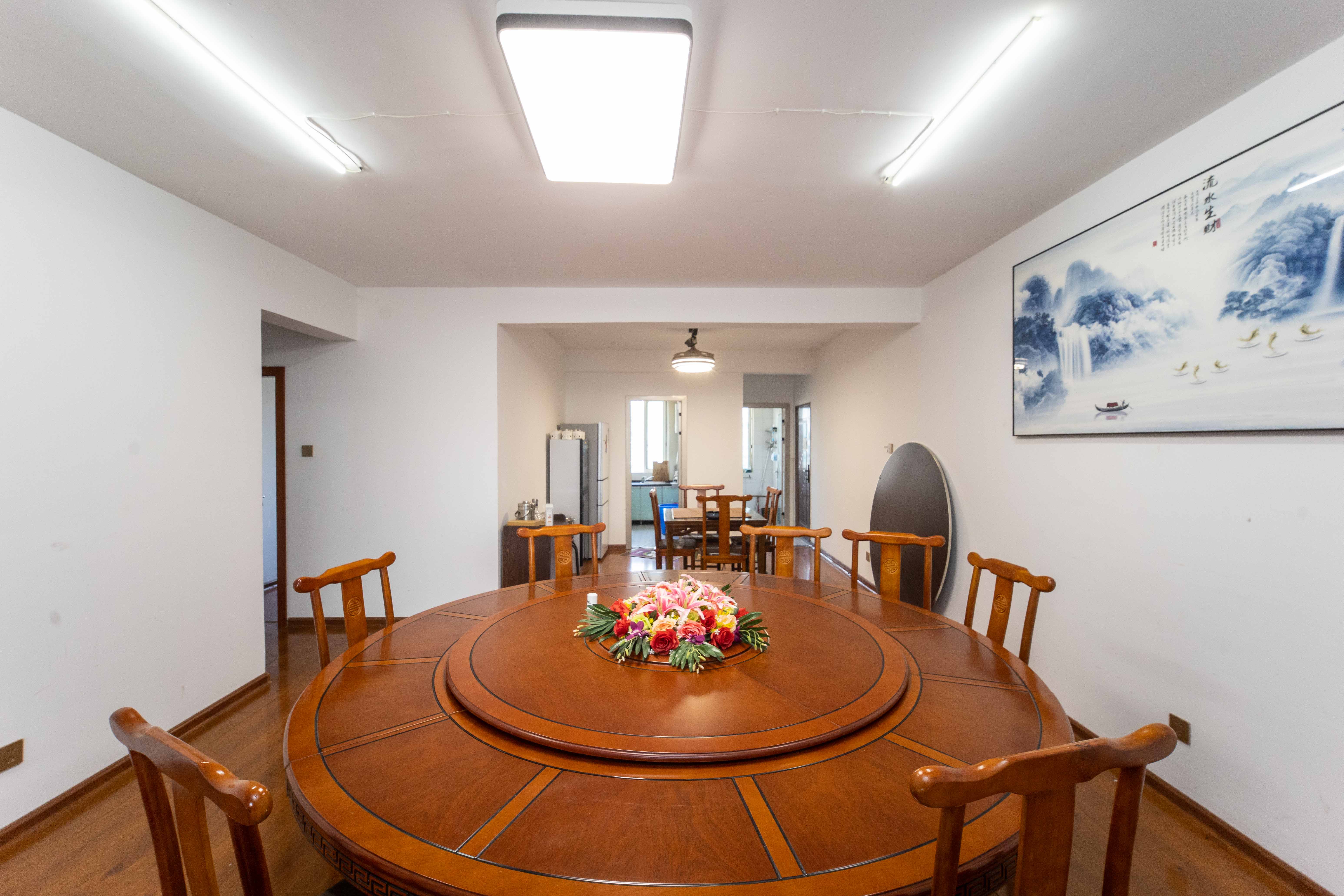 芙蓉上河图  4室2厅2卫    103.0万 芙蓉上河图  4室2厅2卫    103.0万客厅