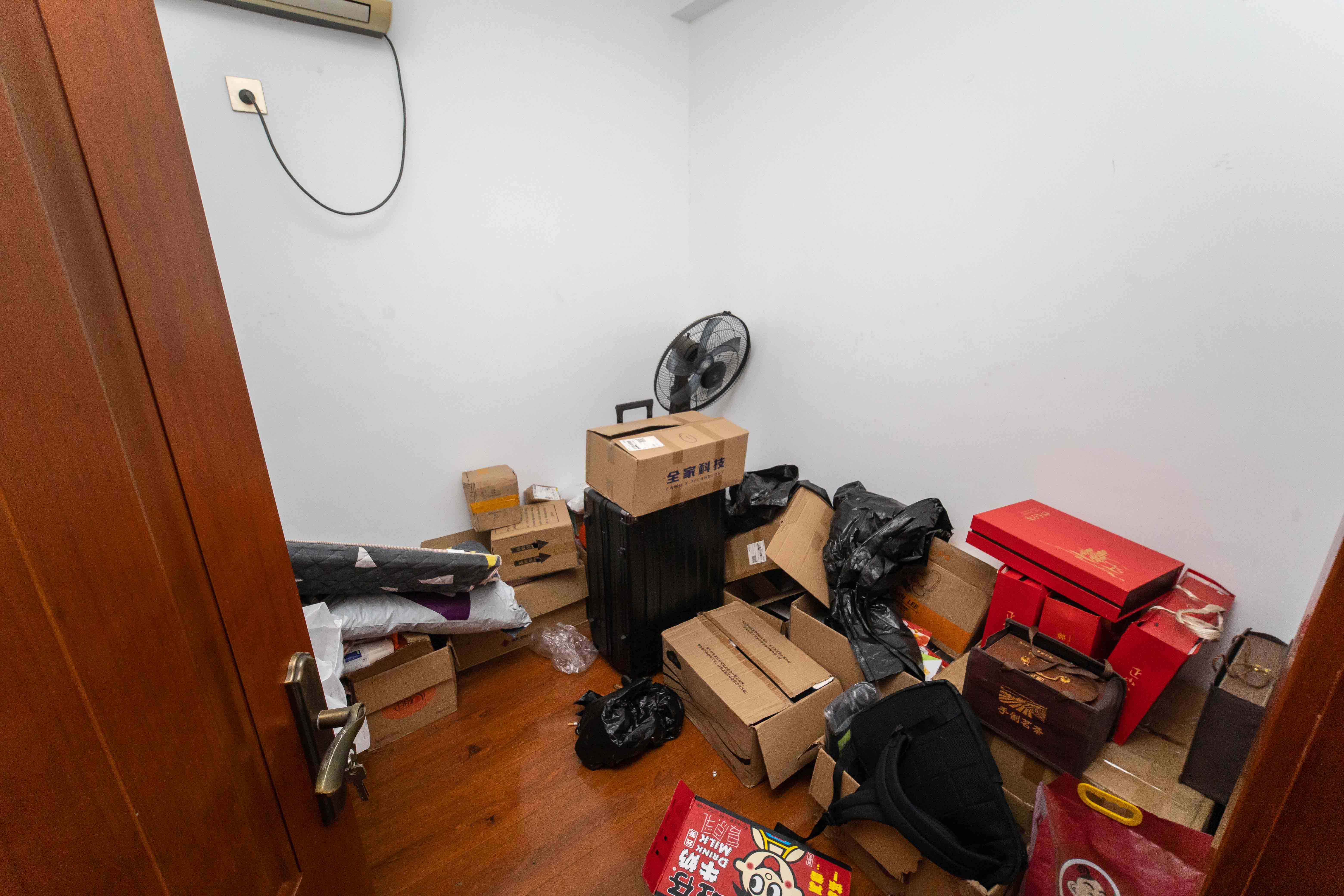 芙蓉上河图  4室2厅2卫    103.0万 芙蓉上河图  4室2厅2卫    103.0万卧室