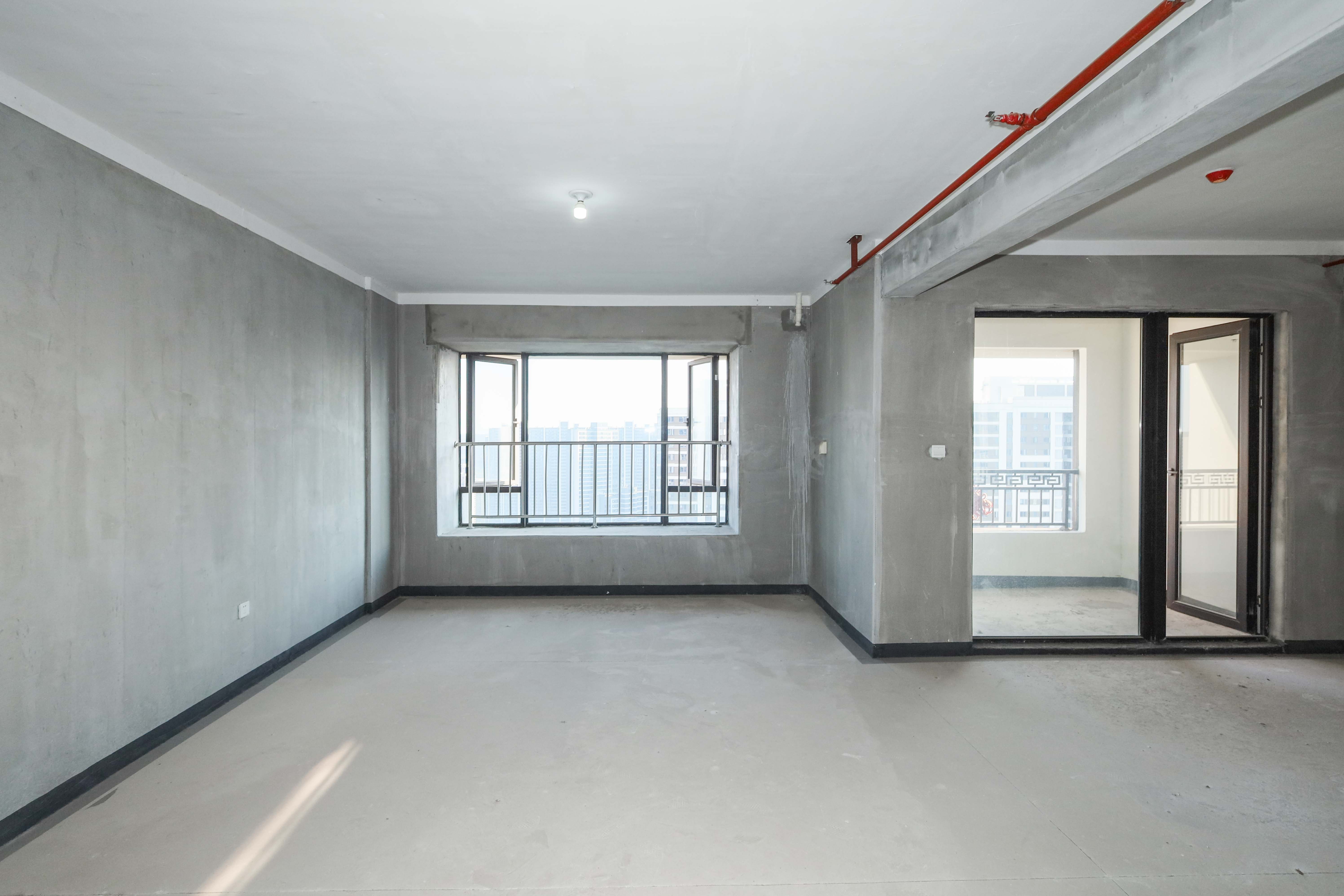 建发央著  4室2厅0卫   250.00万