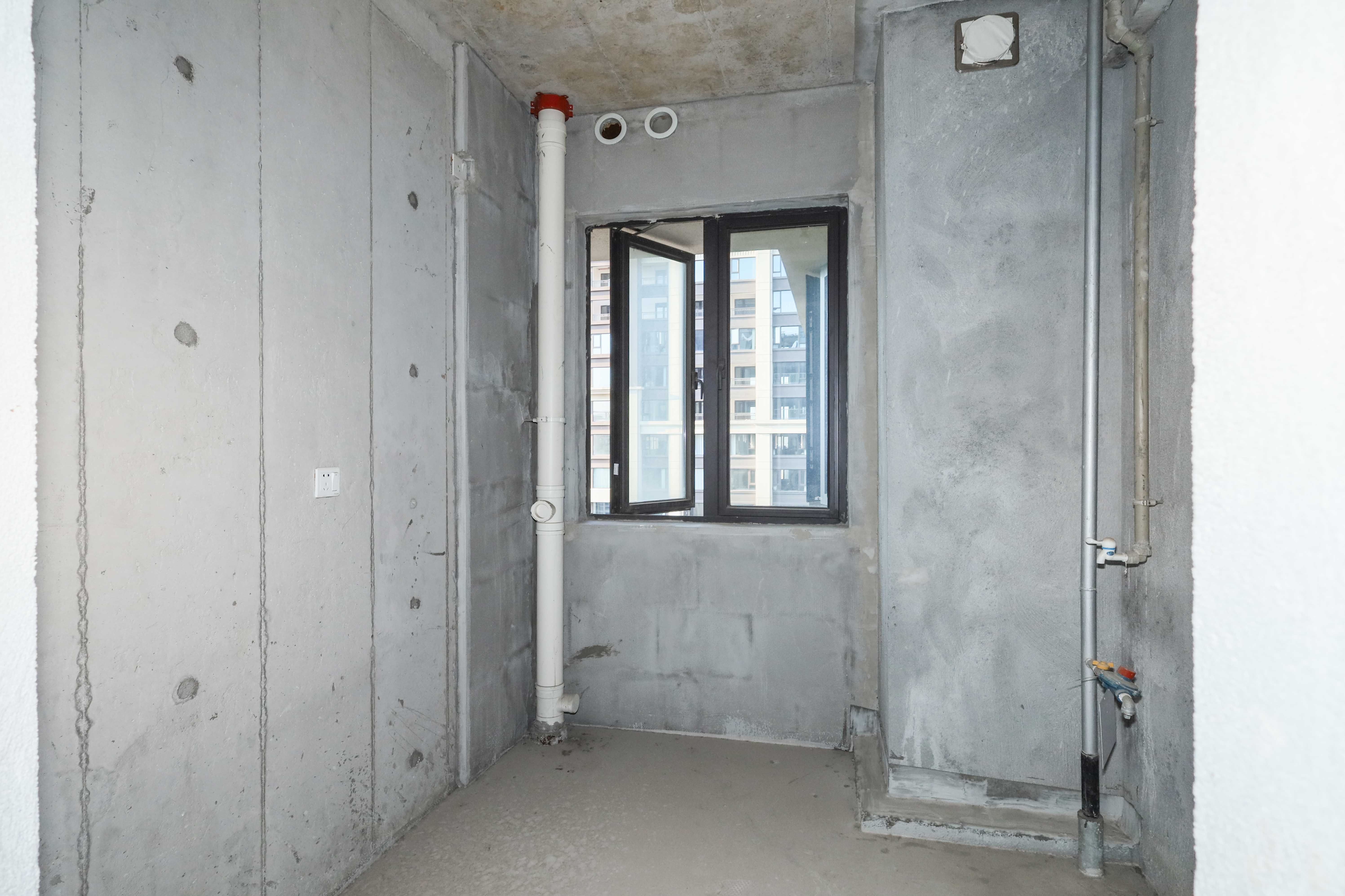 建发央著  4室2厅0卫   250.00万厨房